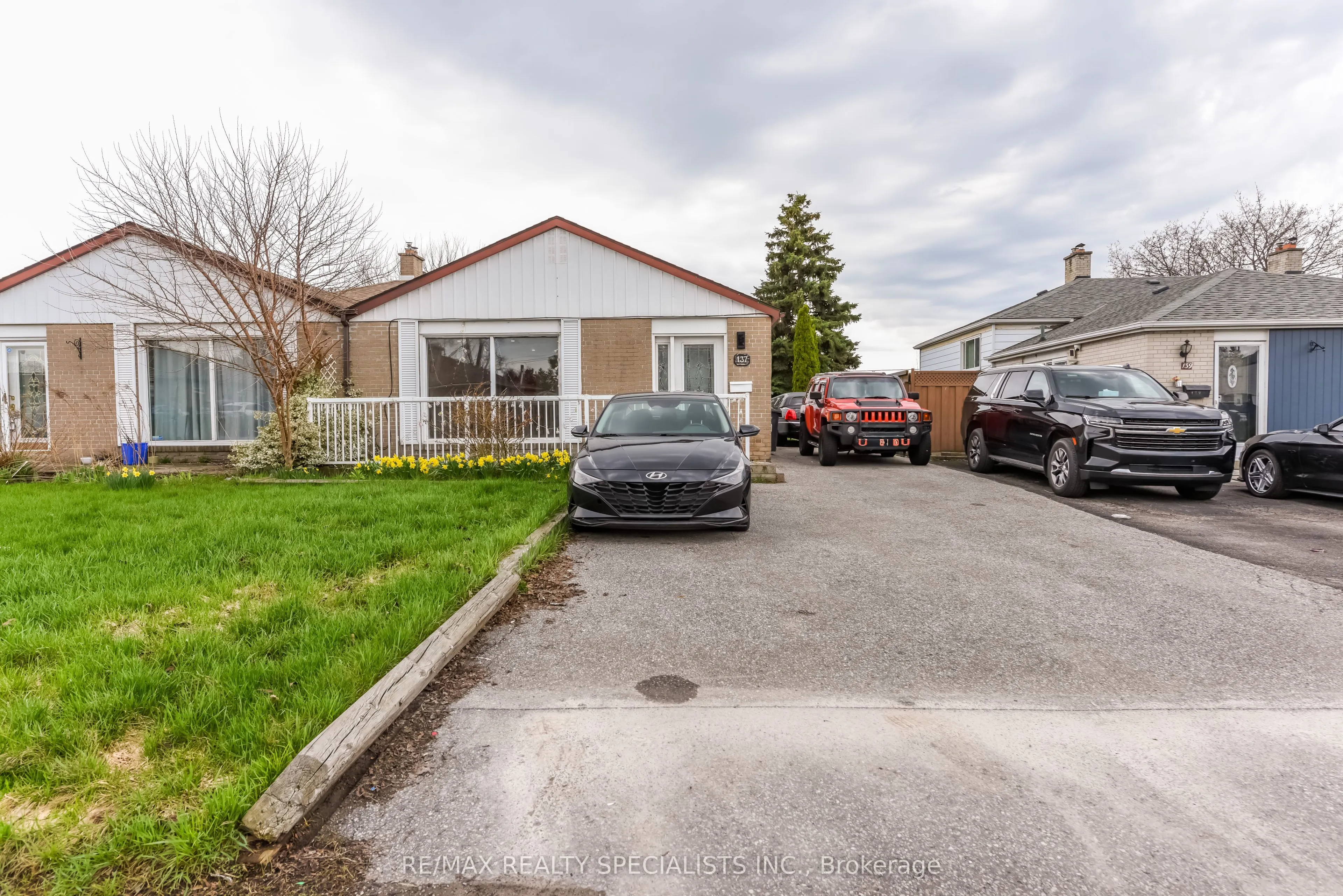137 Avondale Boulevard #Upper Portion