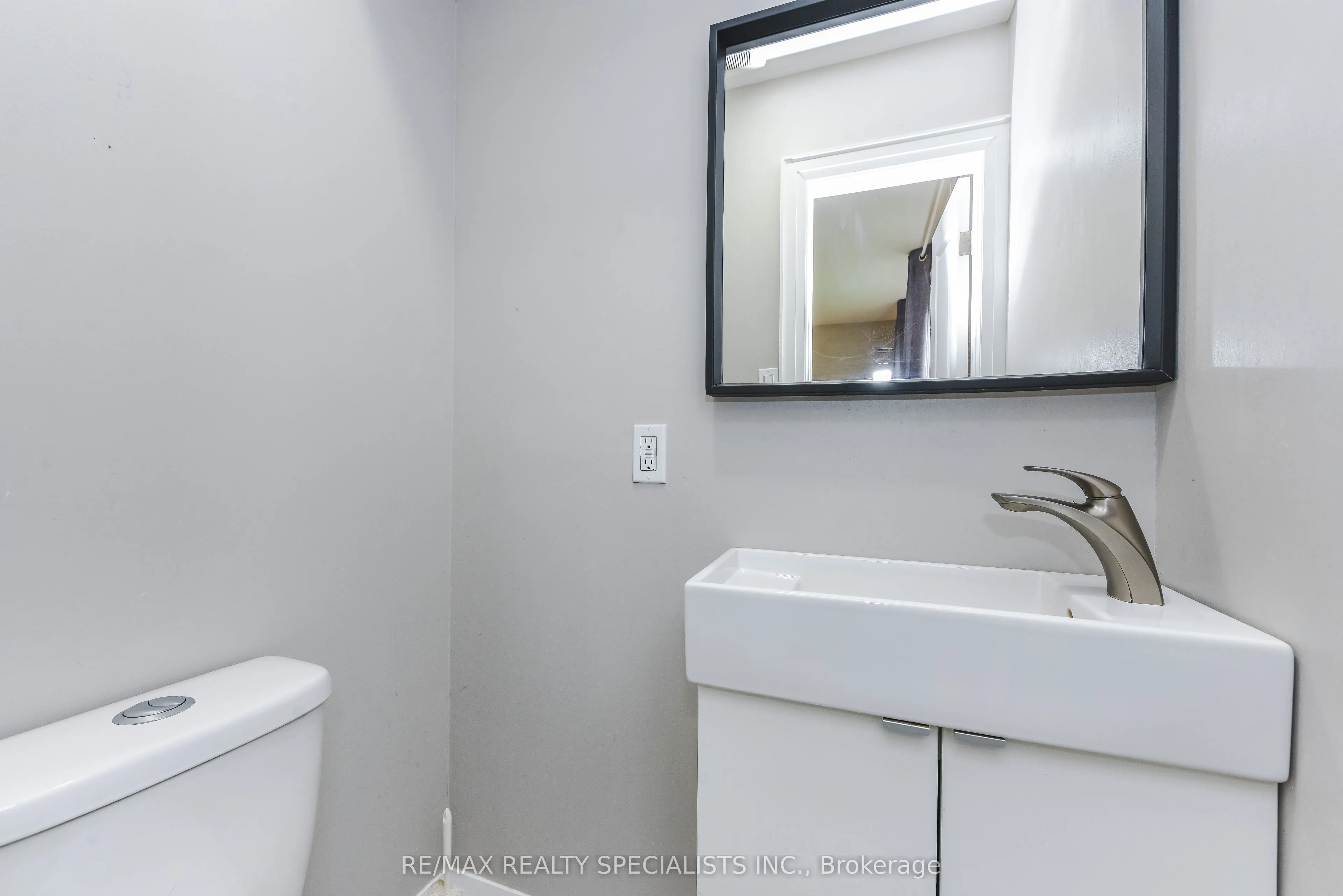 137 Avondale Boulevard #Upper Portion