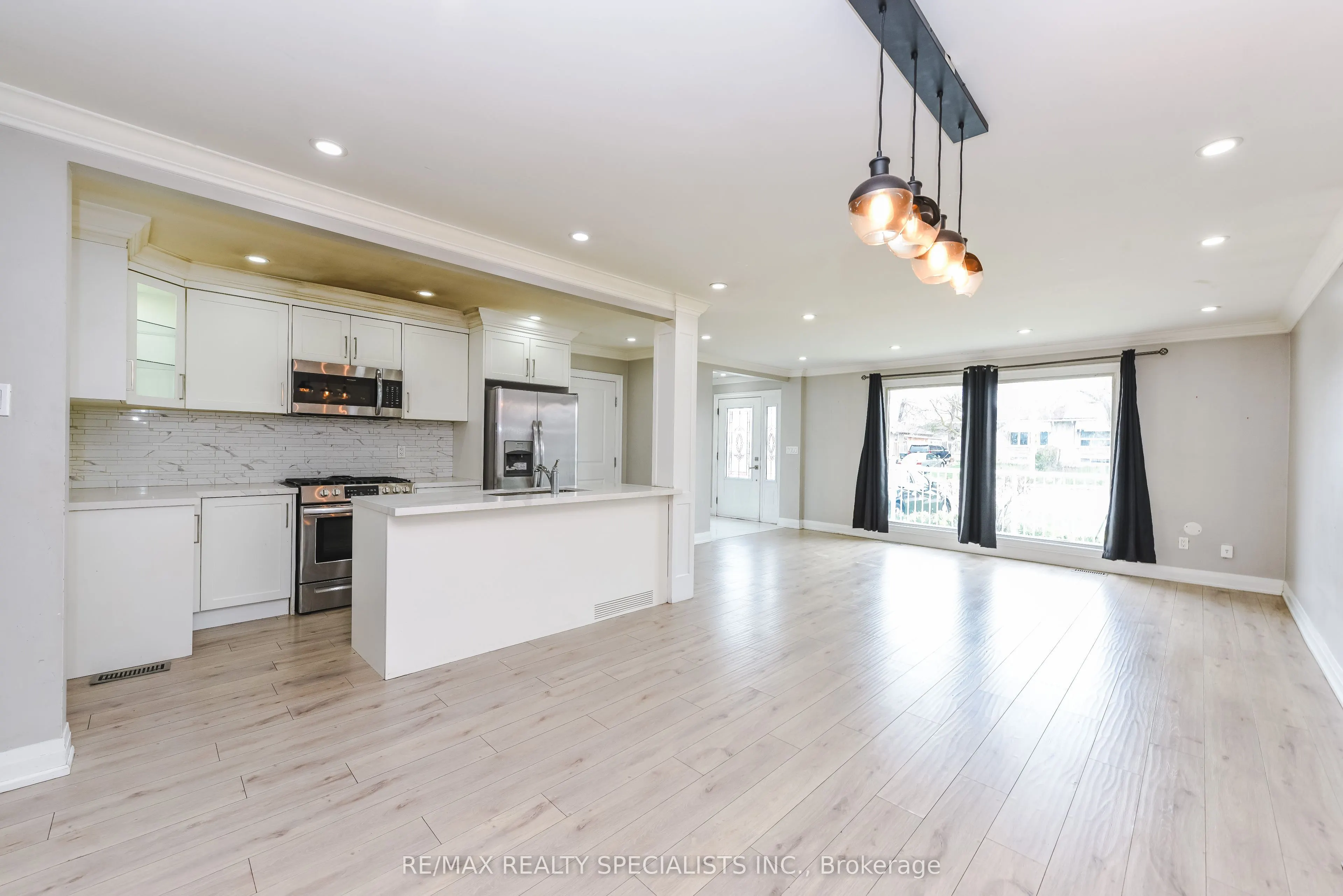 137 Avondale Boulevard #Upper Portion