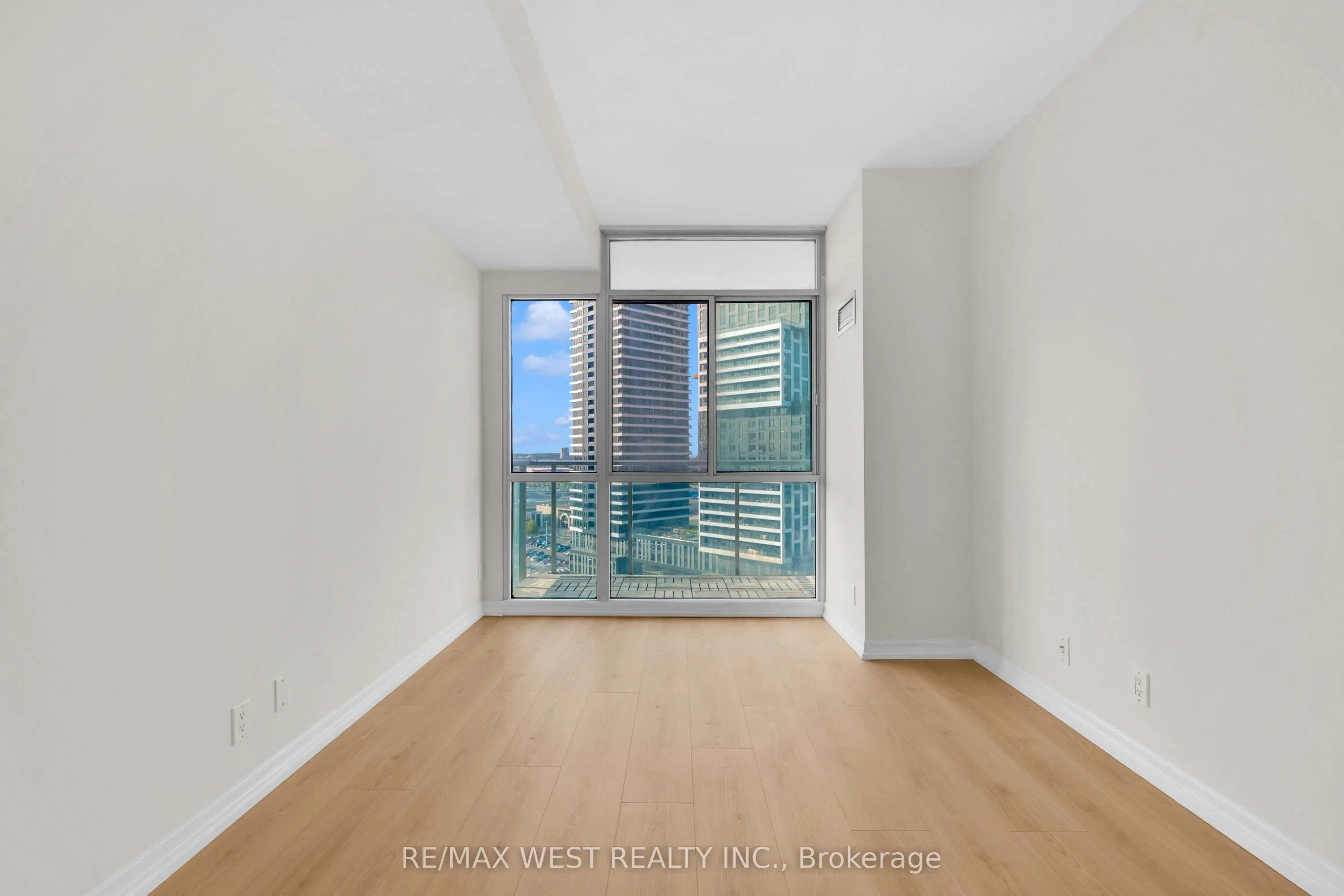 220 Burnhamthorpe Road W #1710