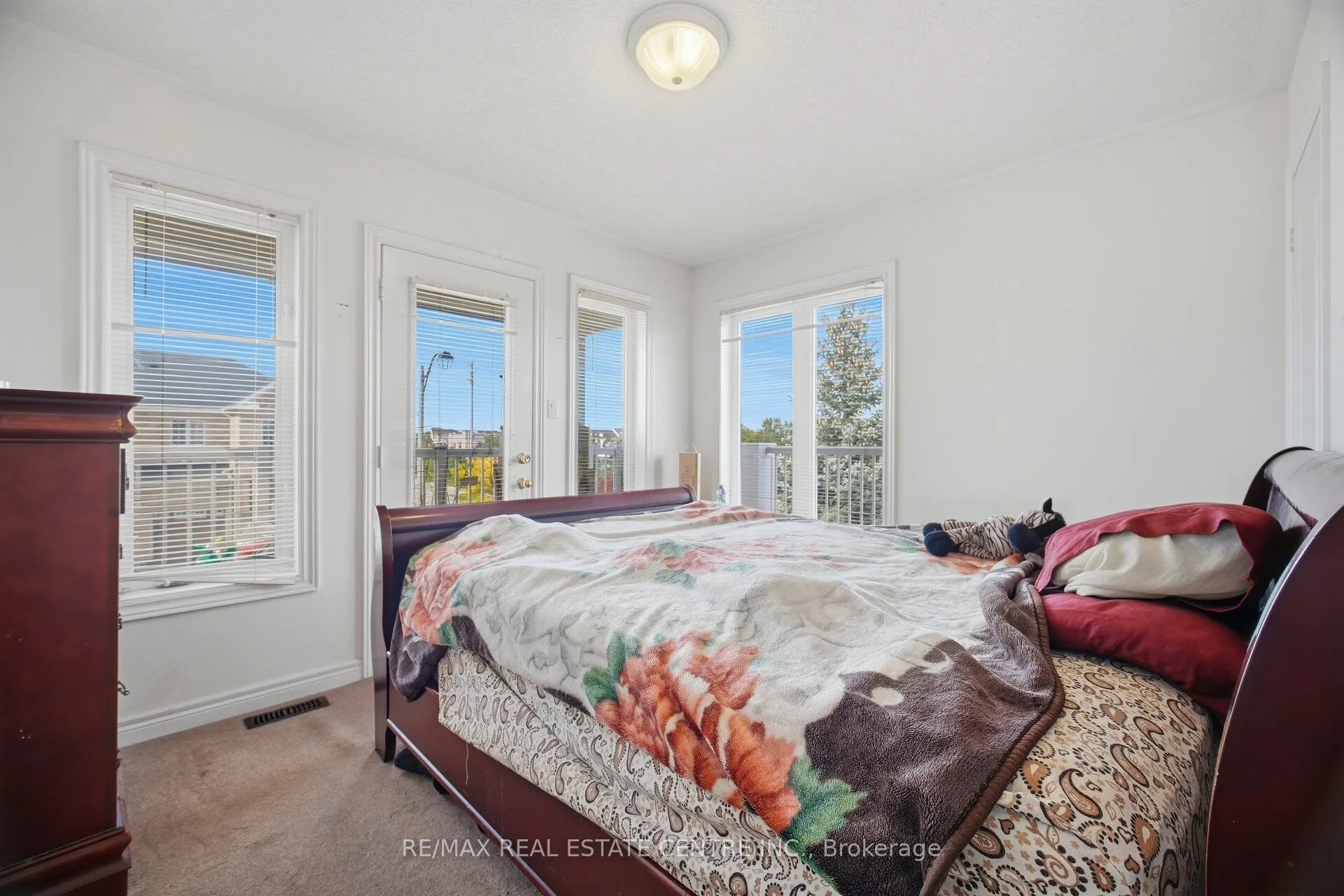65 Connolly Crescent
