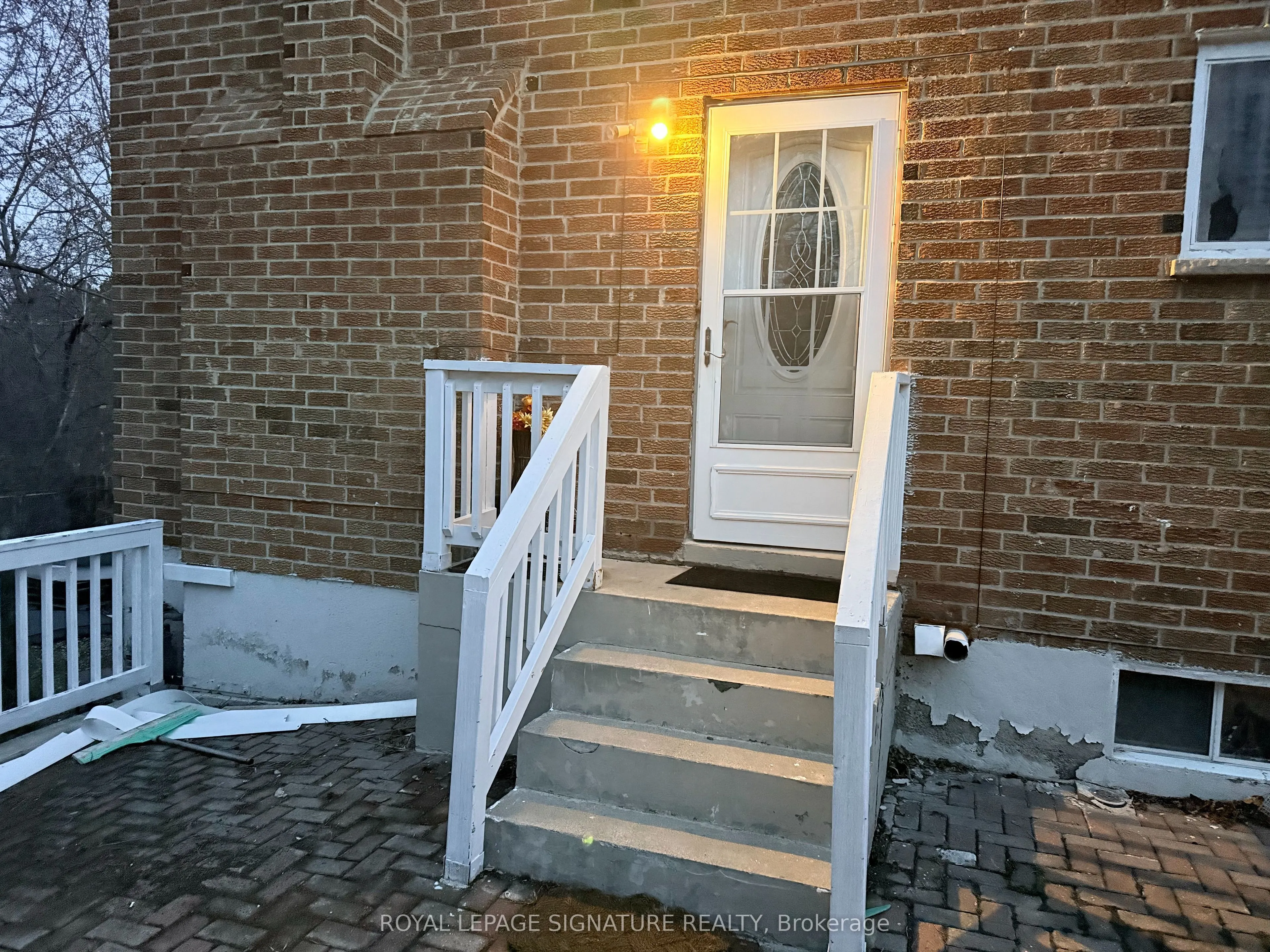 32 Madison Street