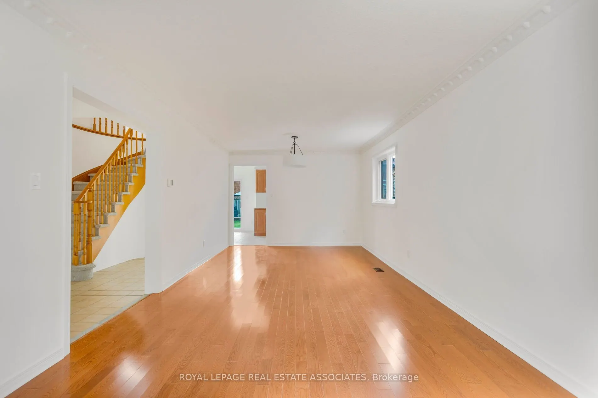 1410 Wakehurst Crescent