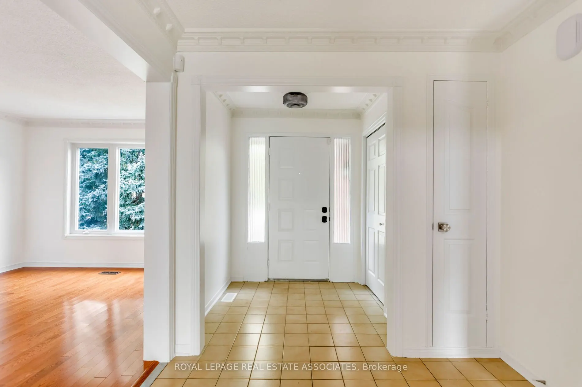 1410 Wakehurst Crescent