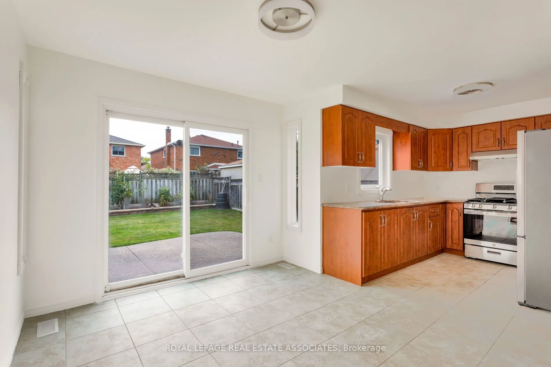 1410 Wakehurst Crescent