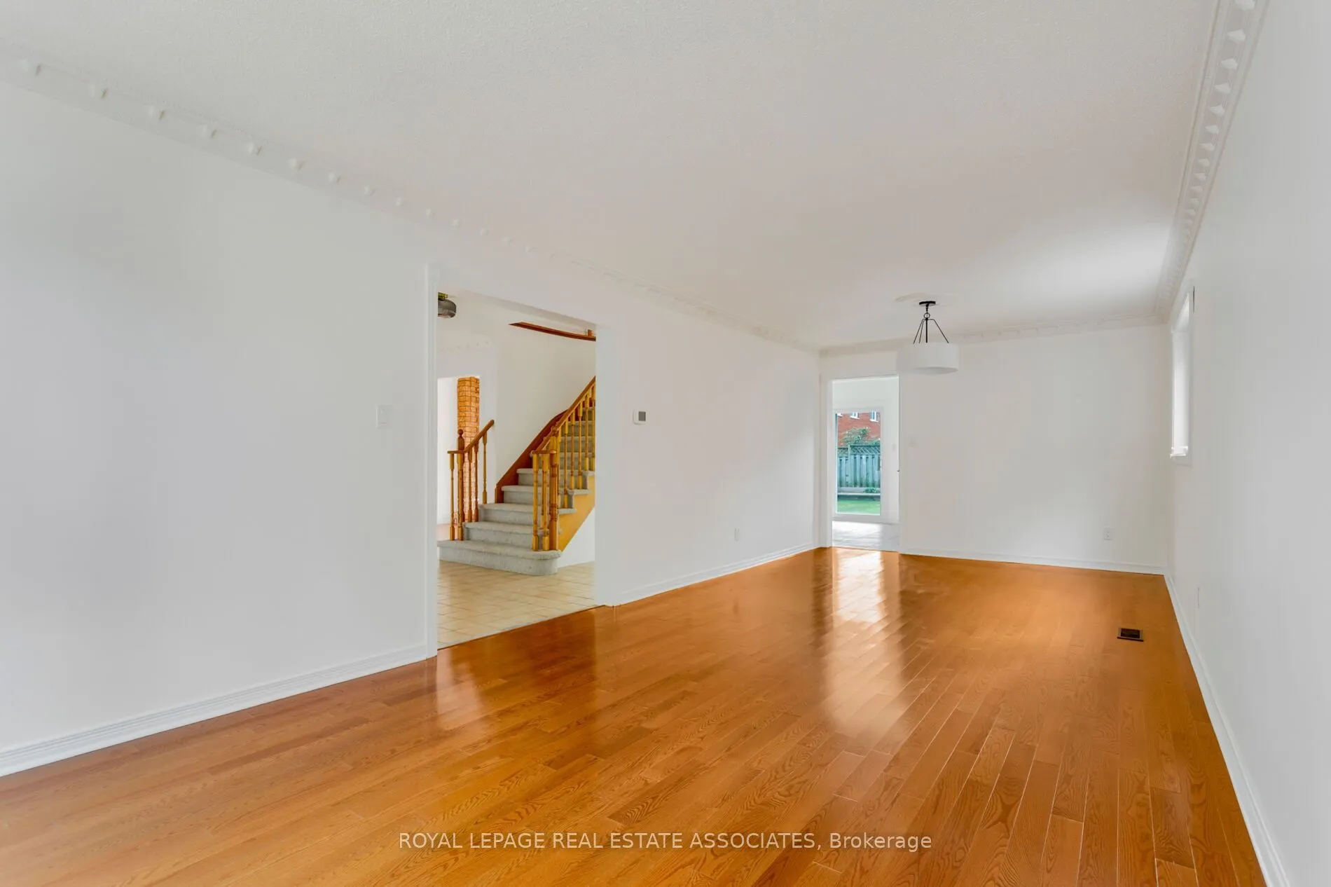 1410 Wakehurst Crescent
