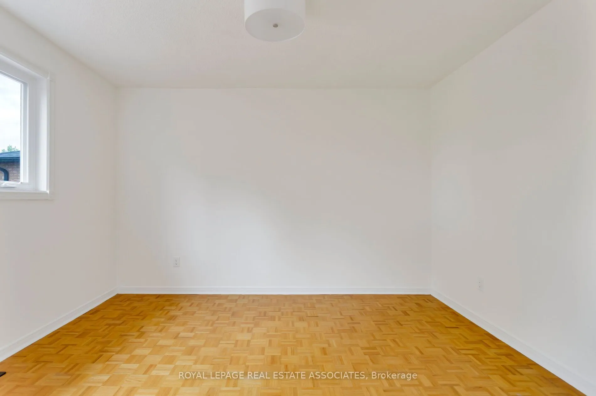 1410 Wakehurst Crescent