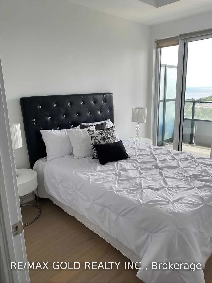 20 Shore Breeze Drive #1802