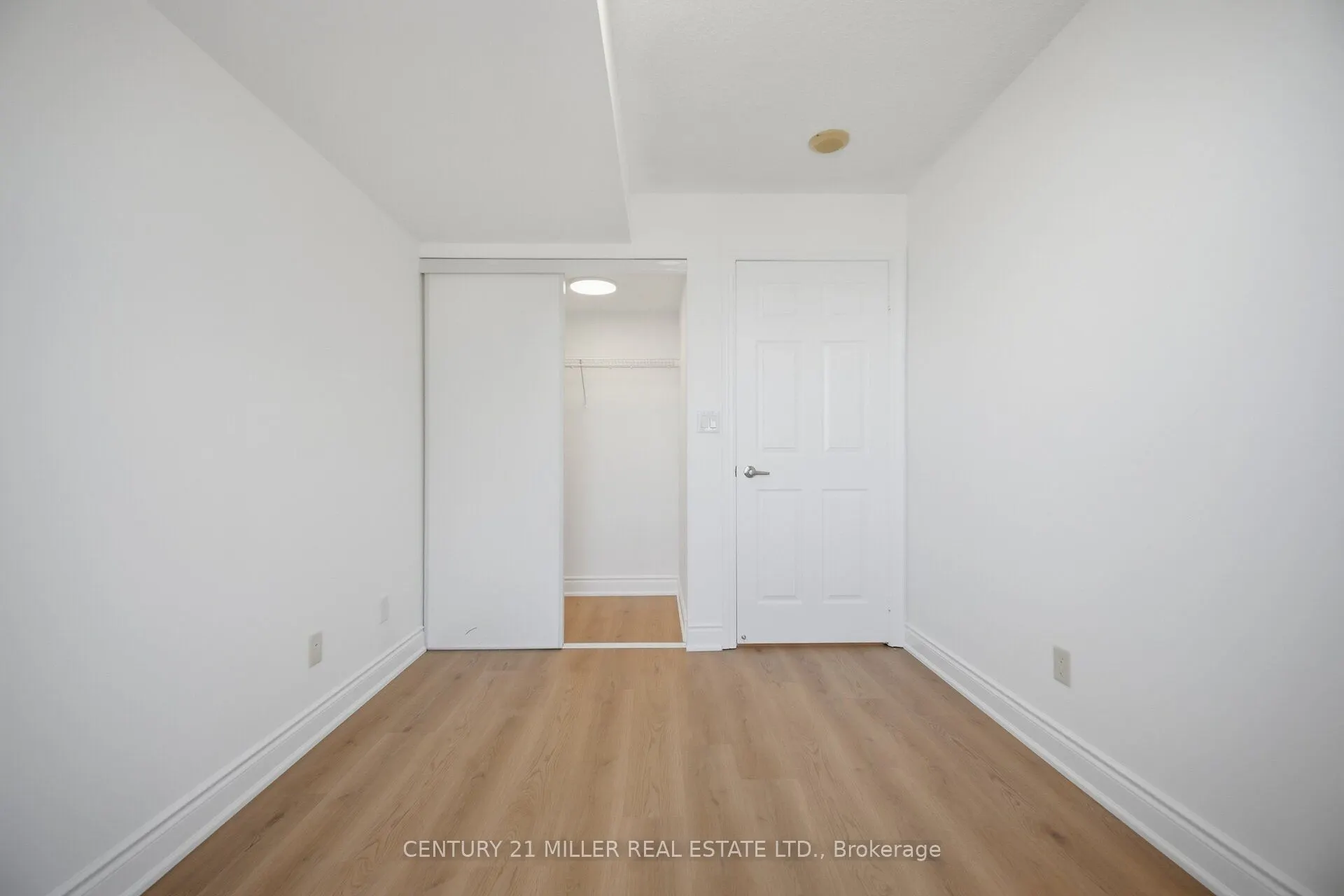 310 Burnhamthorpe Road W #1203