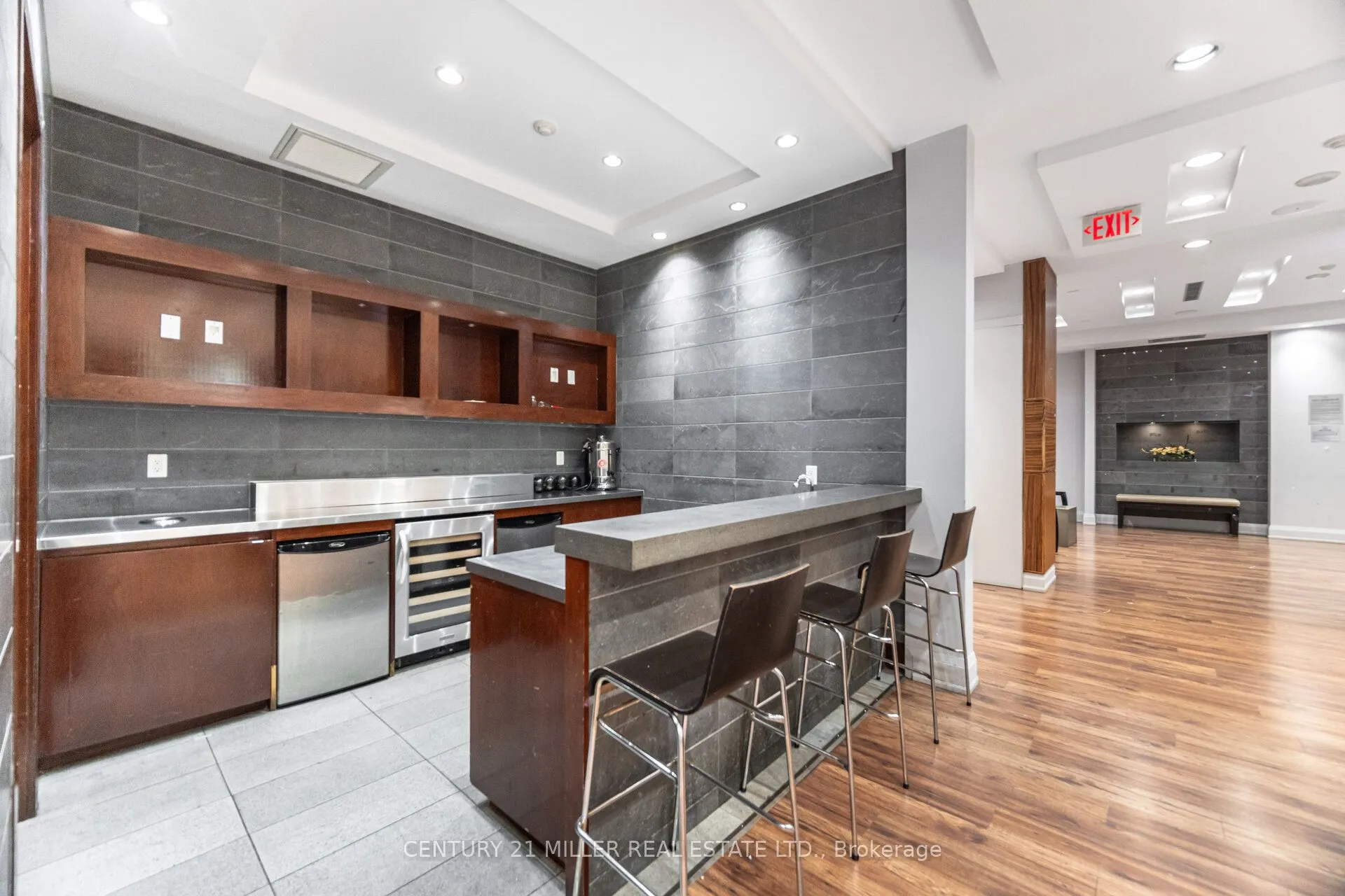 310 Burnhamthorpe Road W #1203