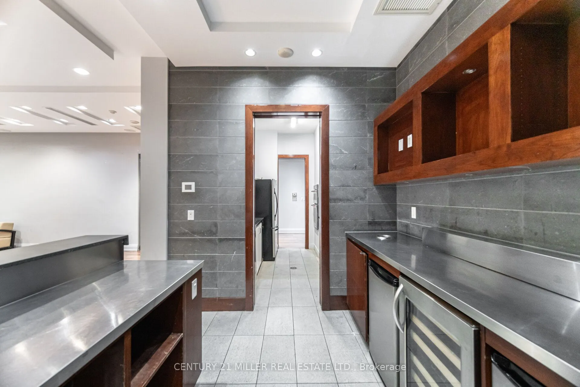 310 Burnhamthorpe Road W #1203