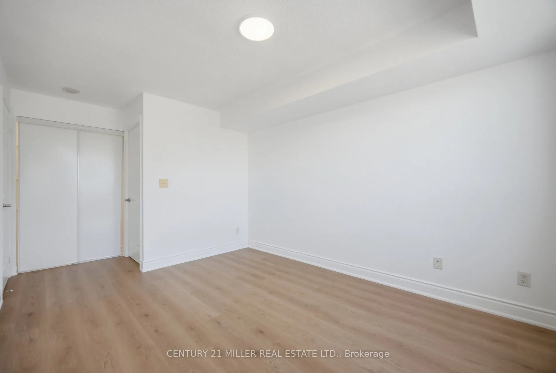 310 Burnhamthorpe Road W #1203
