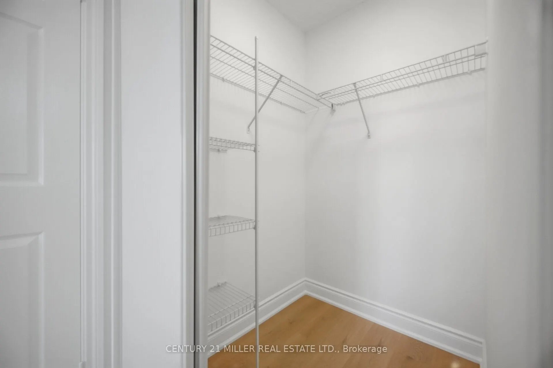 310 Burnhamthorpe Road W #1203