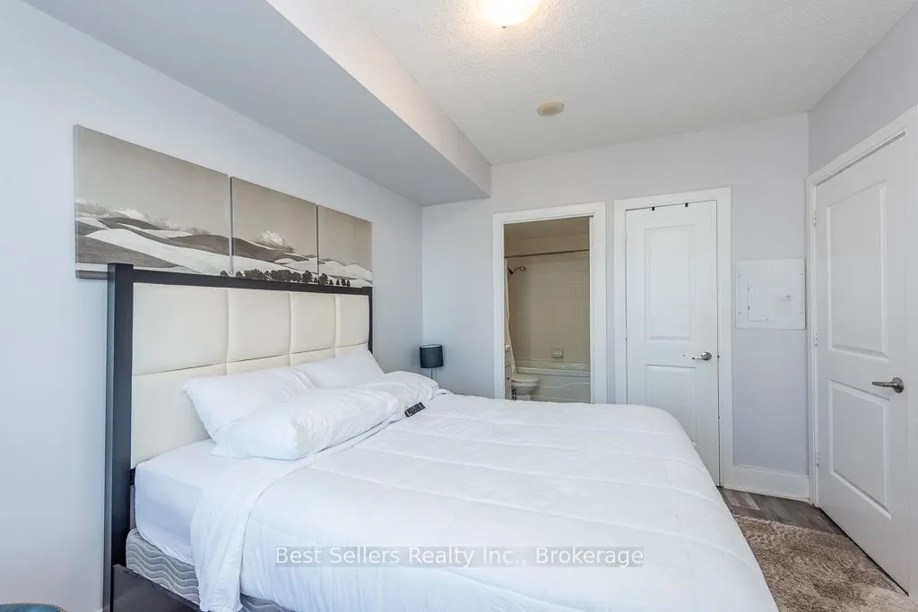 330 Burnhamthorpe Road W #2703