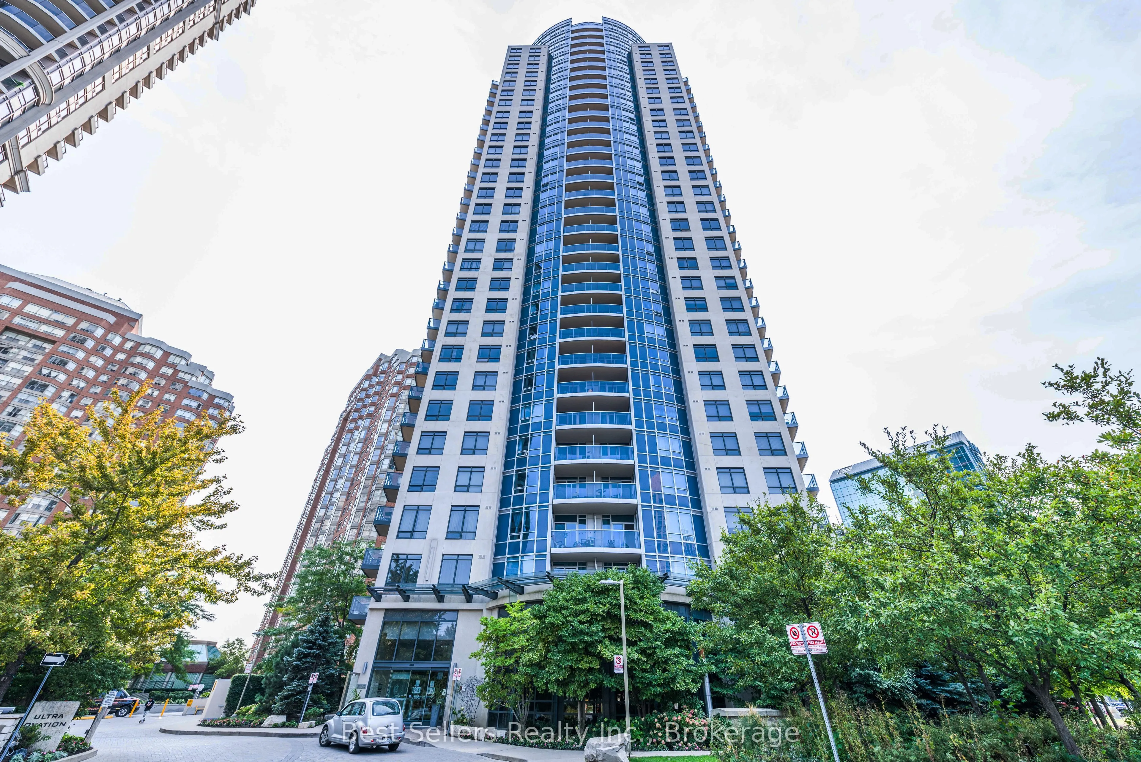 330 Burnhamthorpe Road W #2703