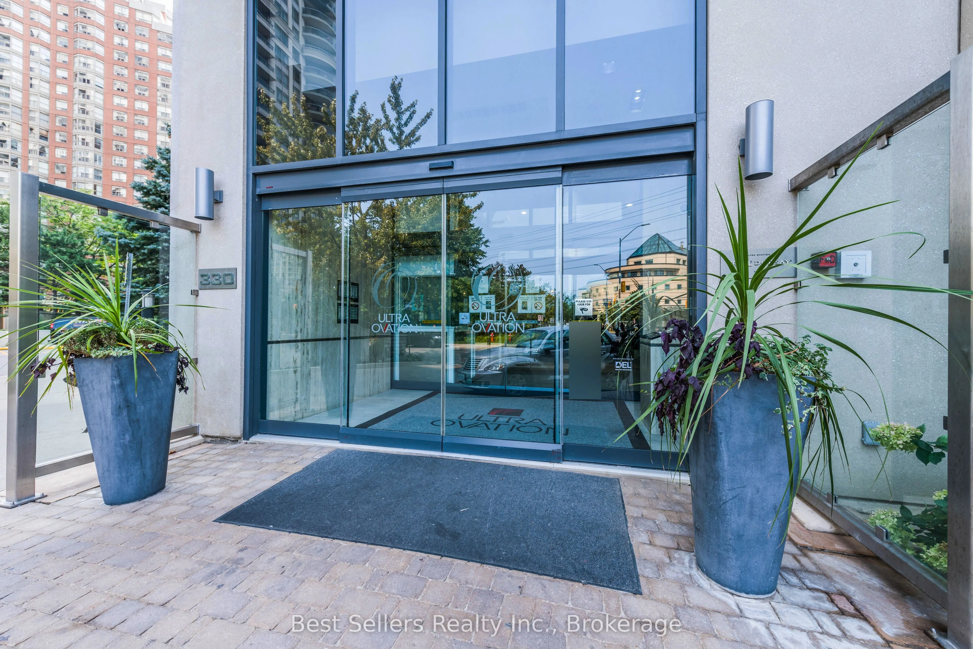 330 Burnhamthorpe Road W #2703