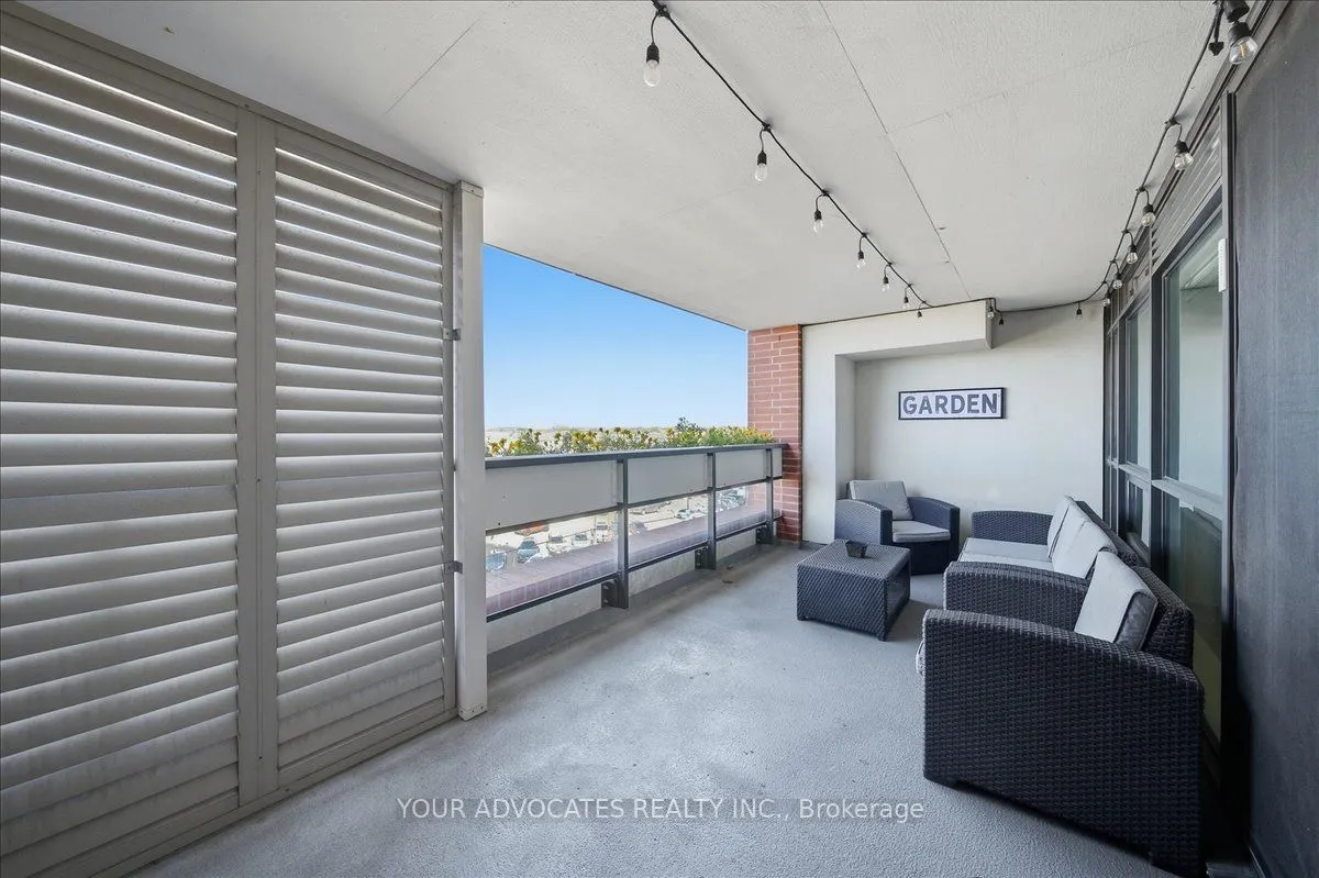 3091 DUFFERIN Street #406