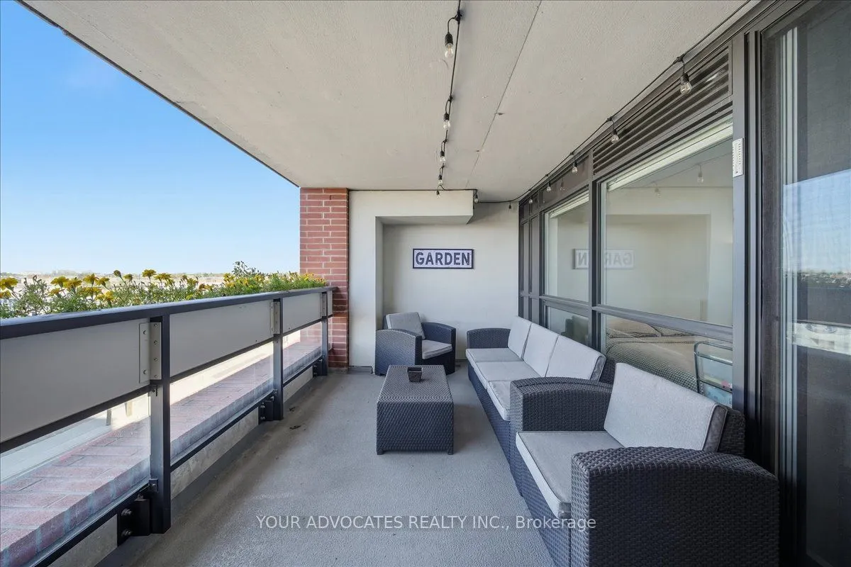 3091 DUFFERIN Street #406