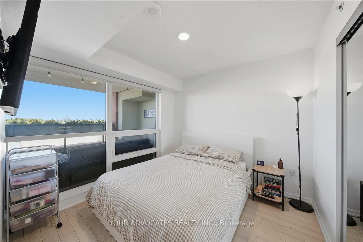 3091 DUFFERIN Street #406