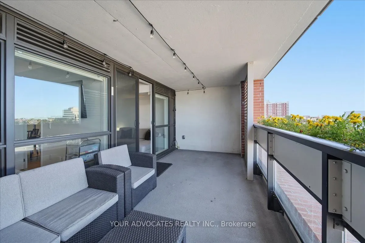 3091 DUFFERIN Street #406