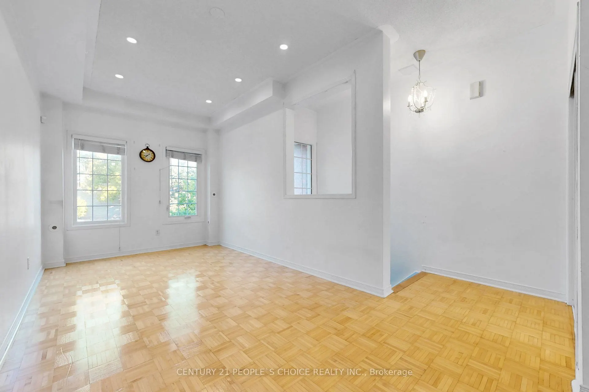435 Hensall Circle #106
