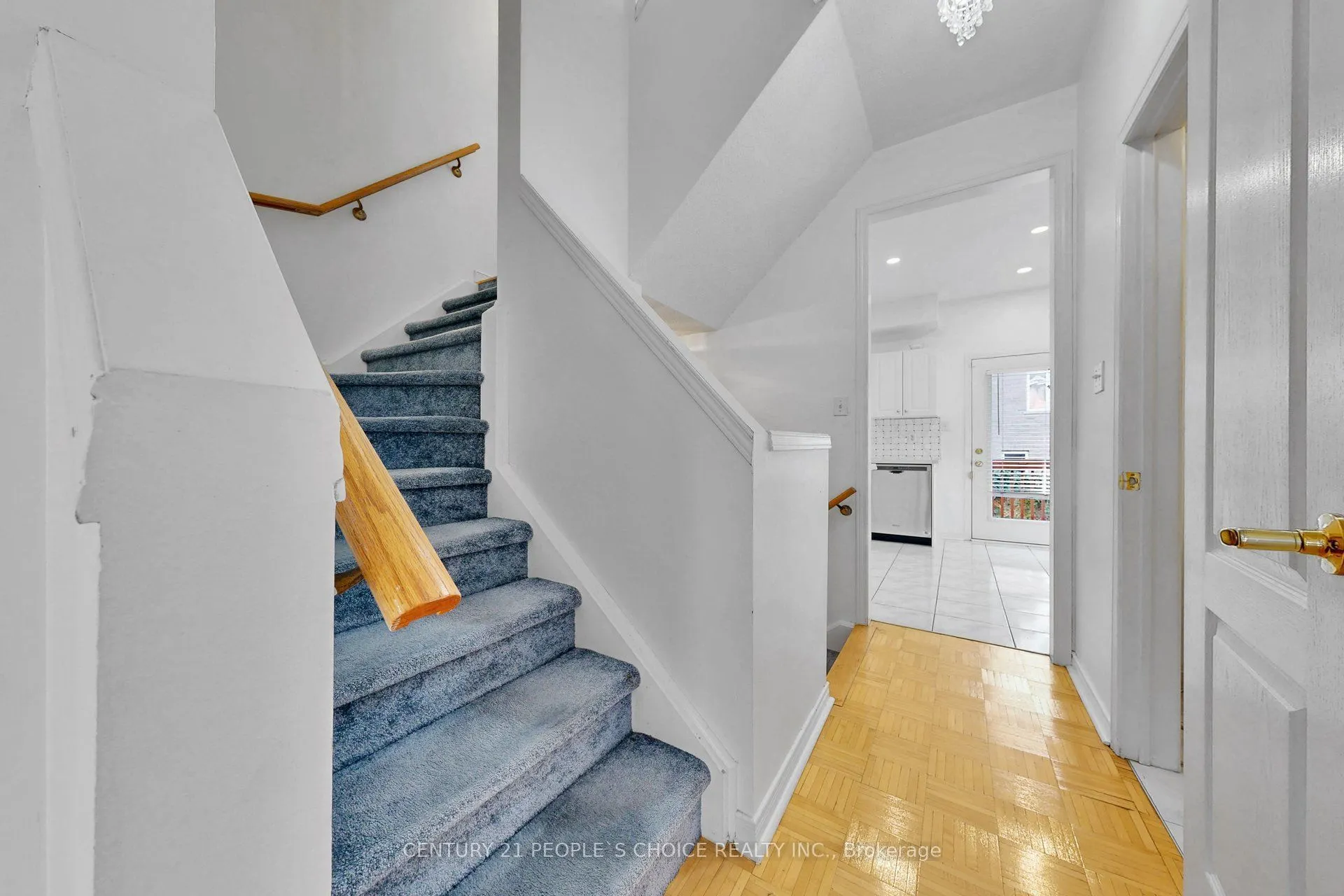 435 Hensall Circle #106