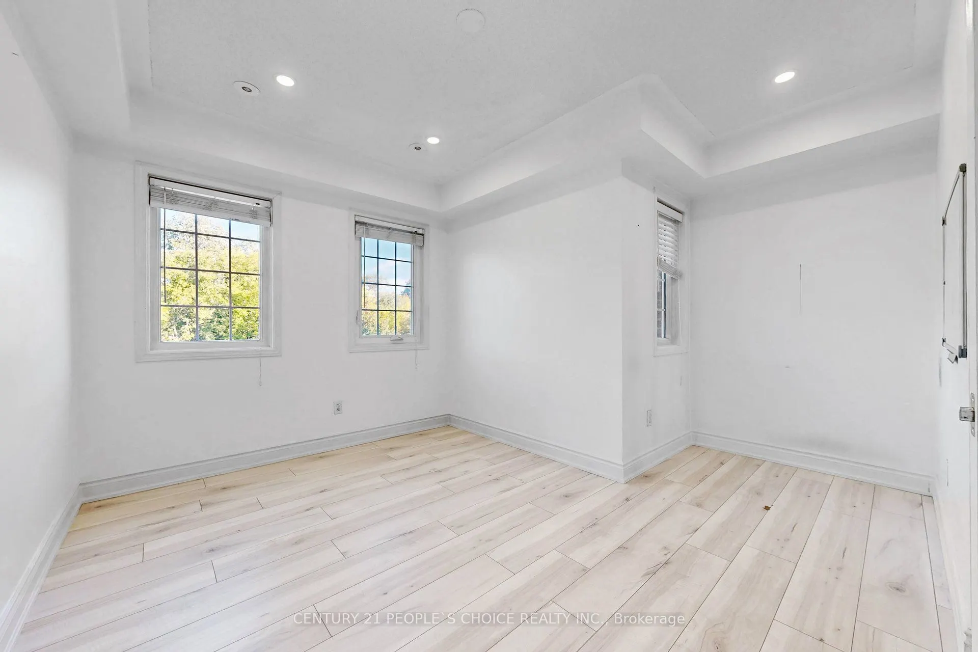 435 Hensall Circle #106