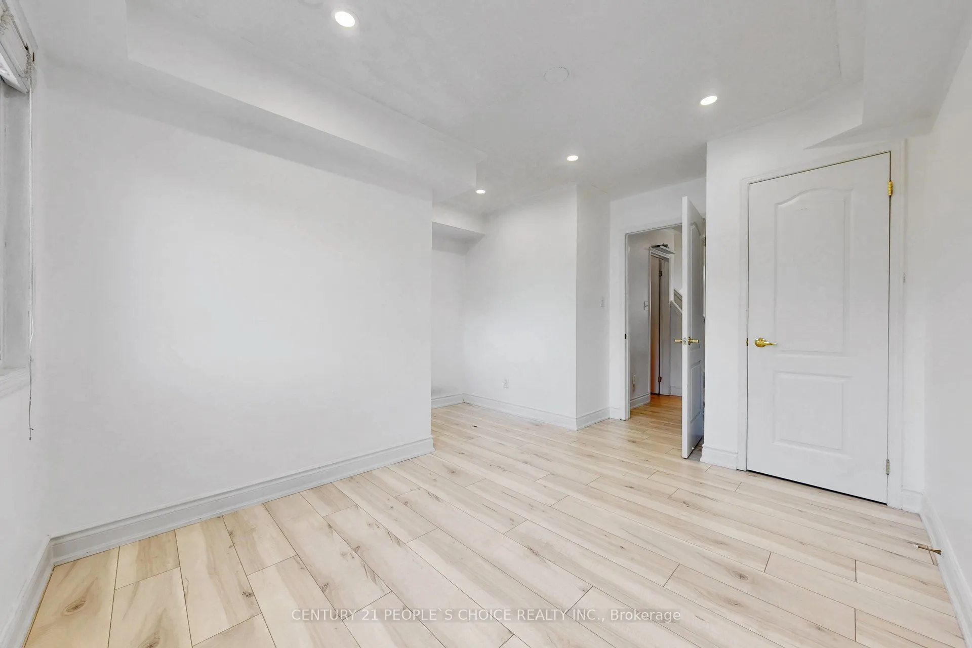 435 Hensall Circle #106