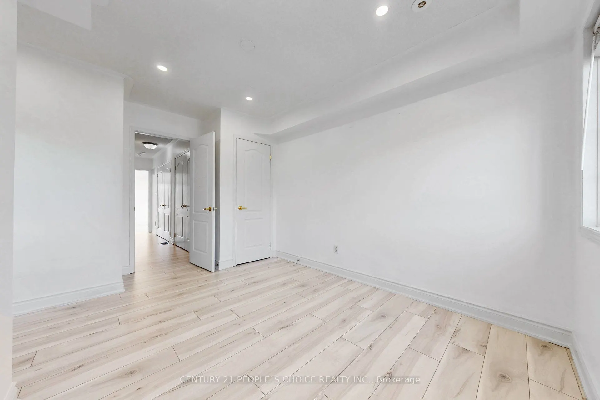 435 Hensall Circle #106