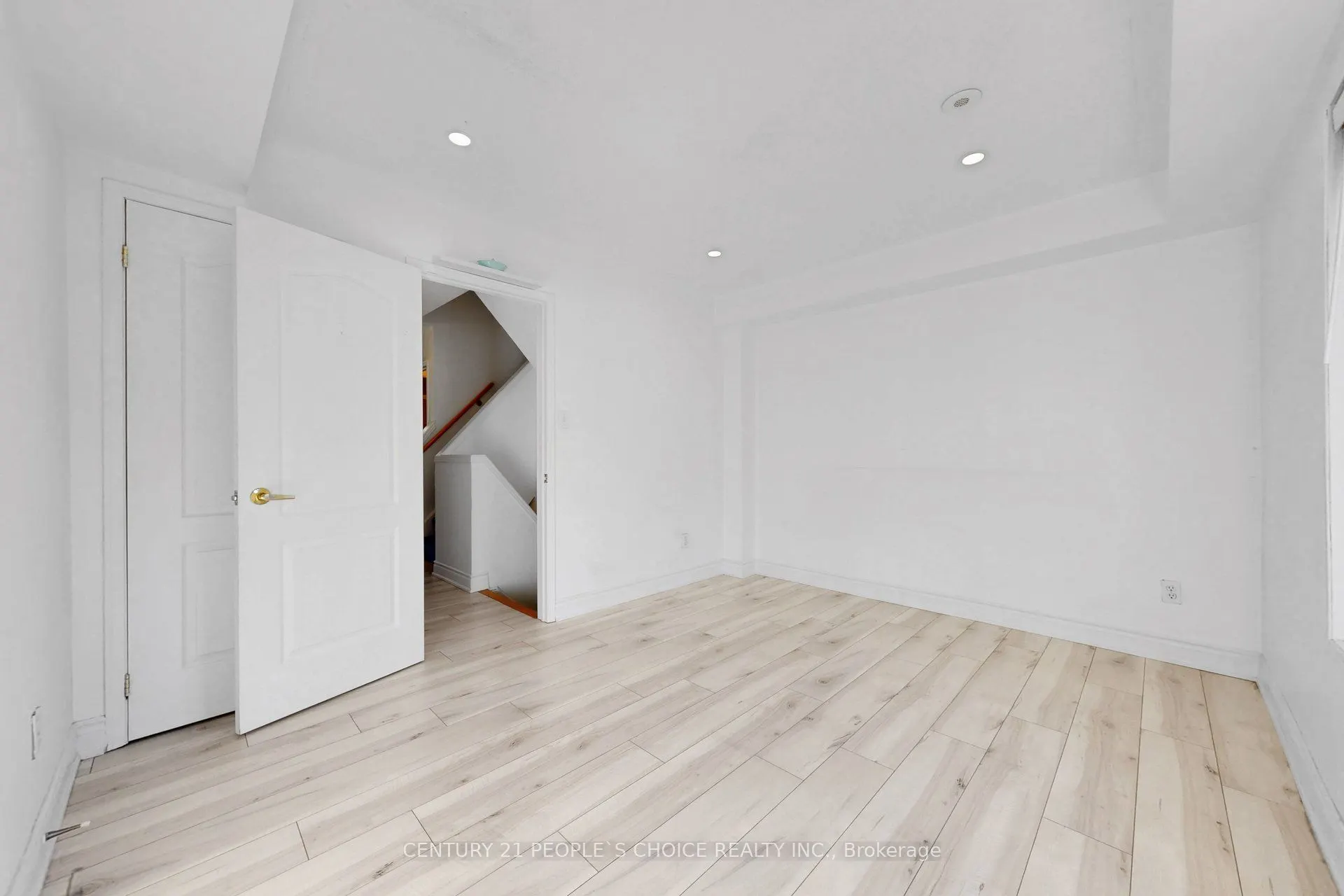 435 Hensall Circle #106