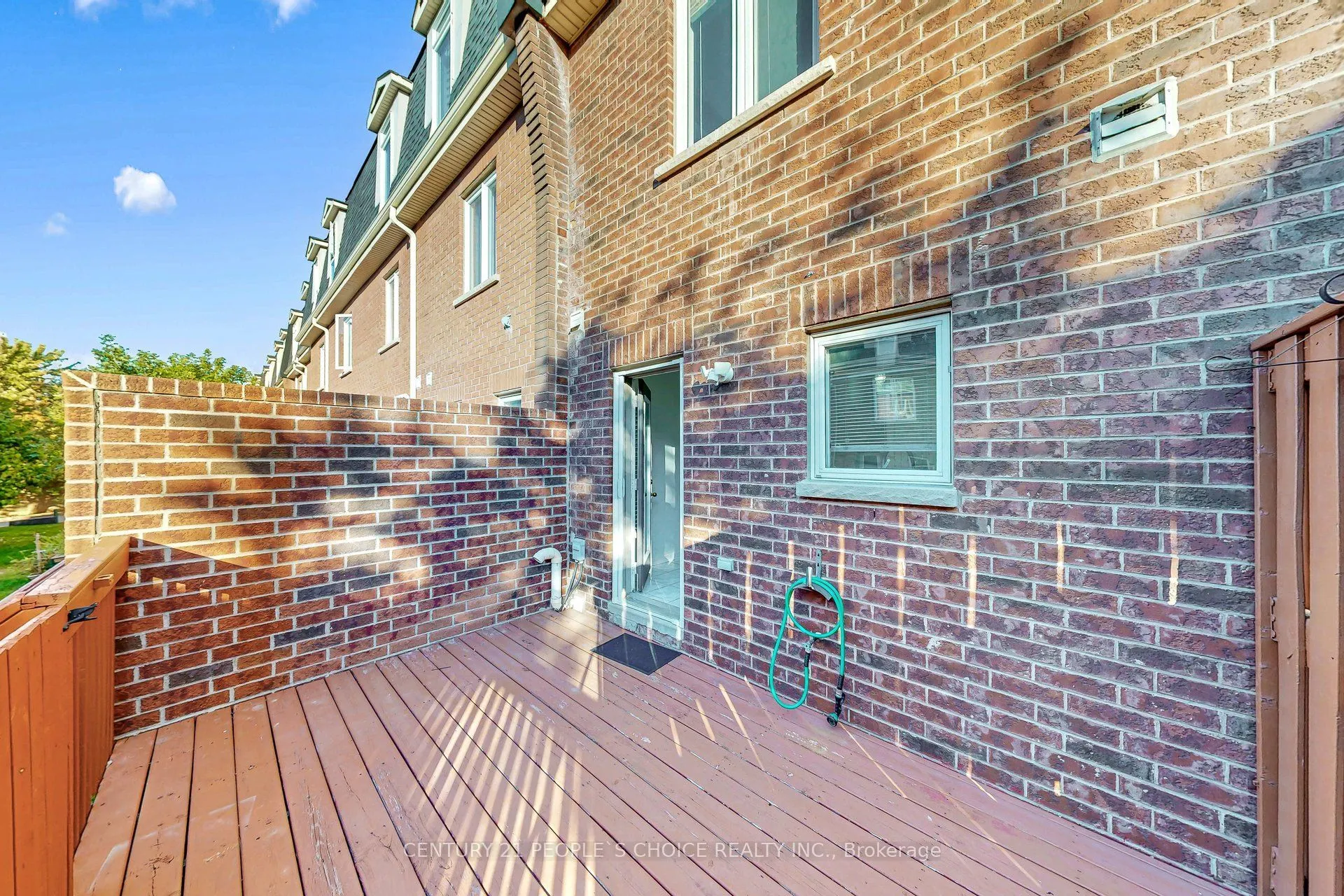 435 Hensall Circle #106