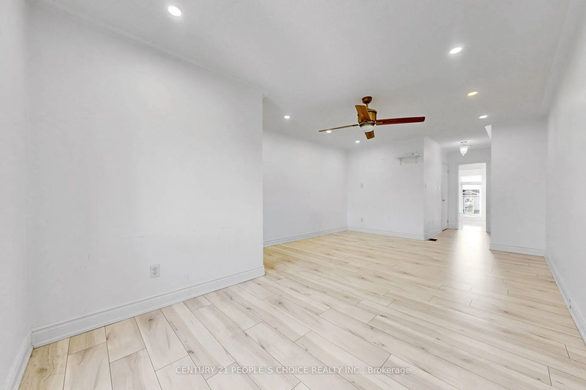 435 Hensall Circle #106