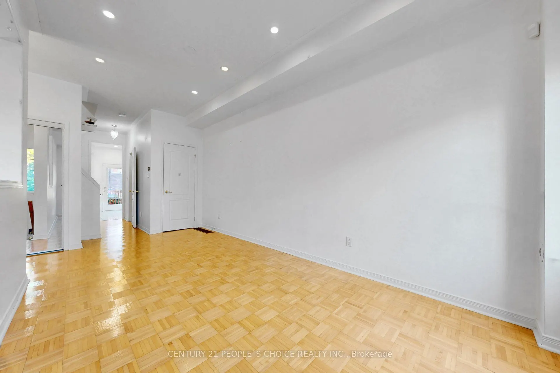 435 Hensall Circle #106