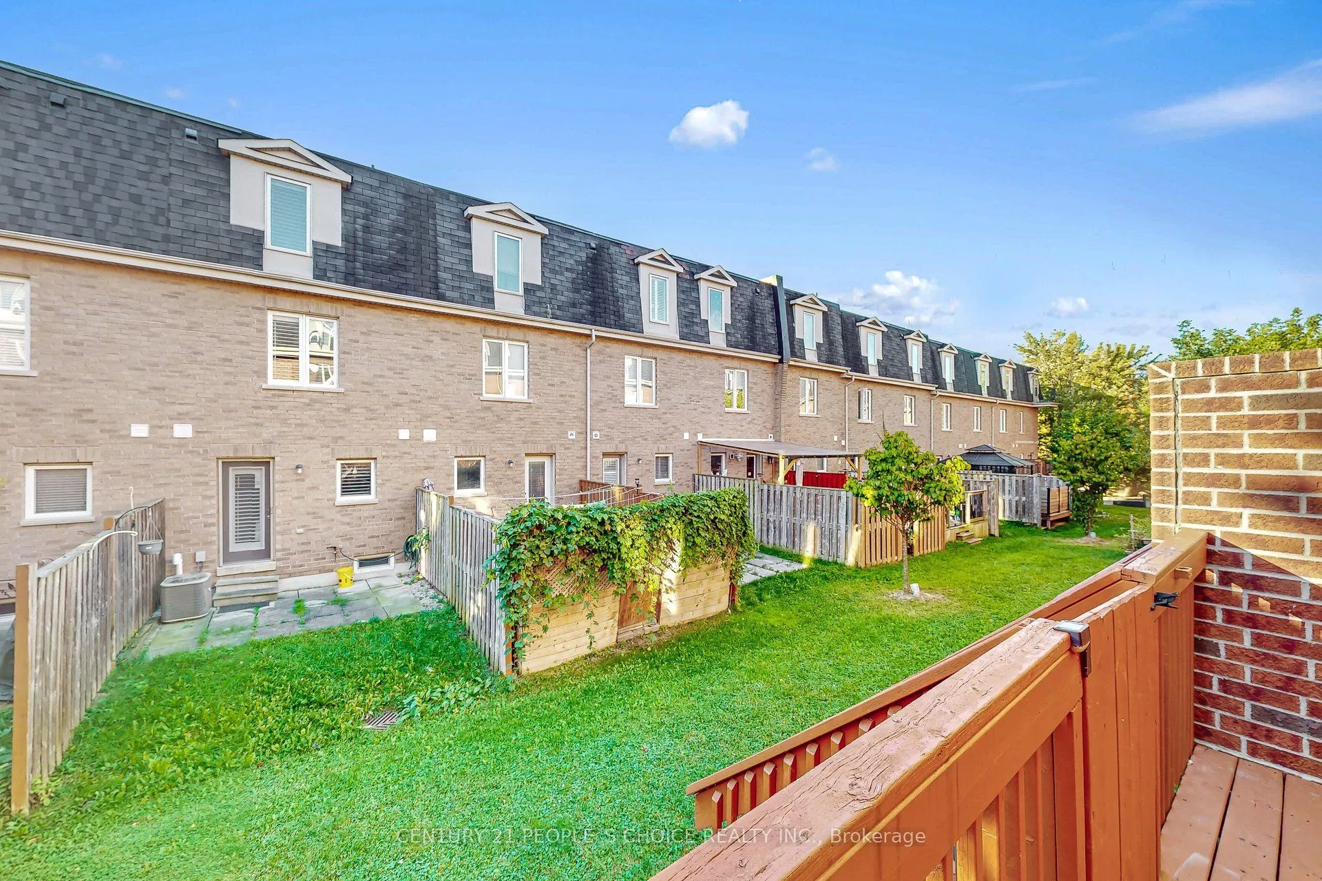435 Hensall Circle #106