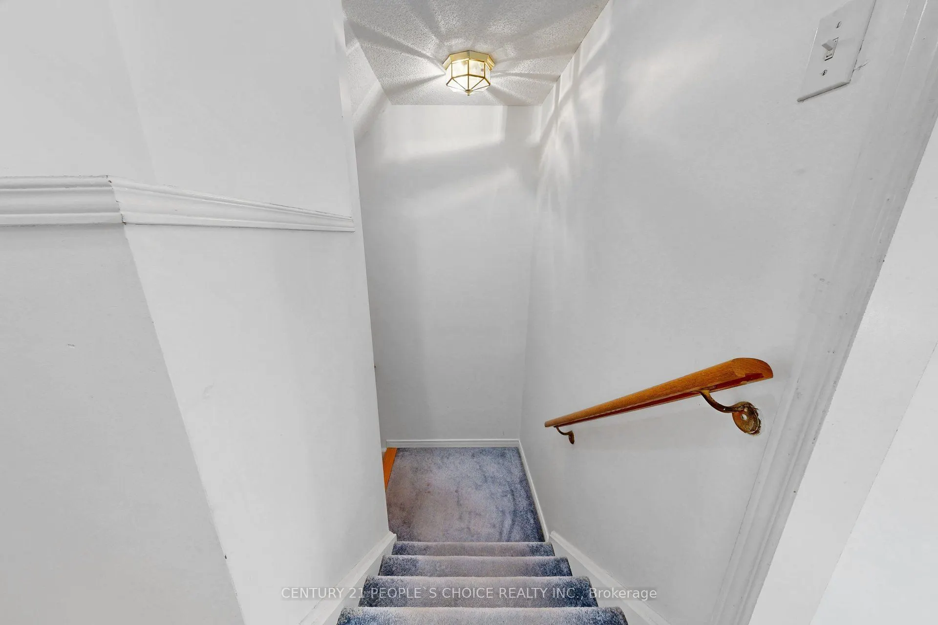 435 Hensall Circle #106