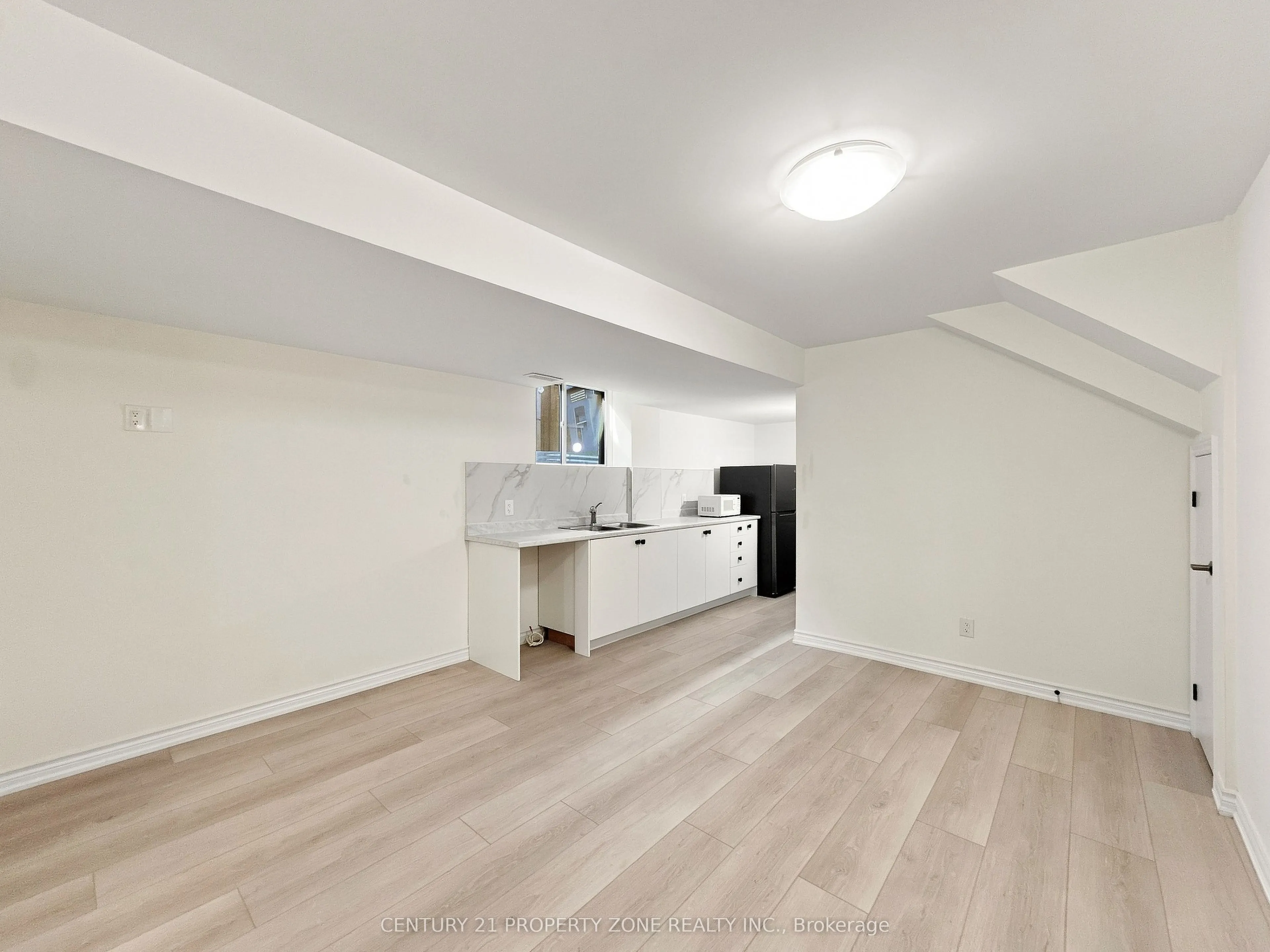 102 Cadillac Crescent