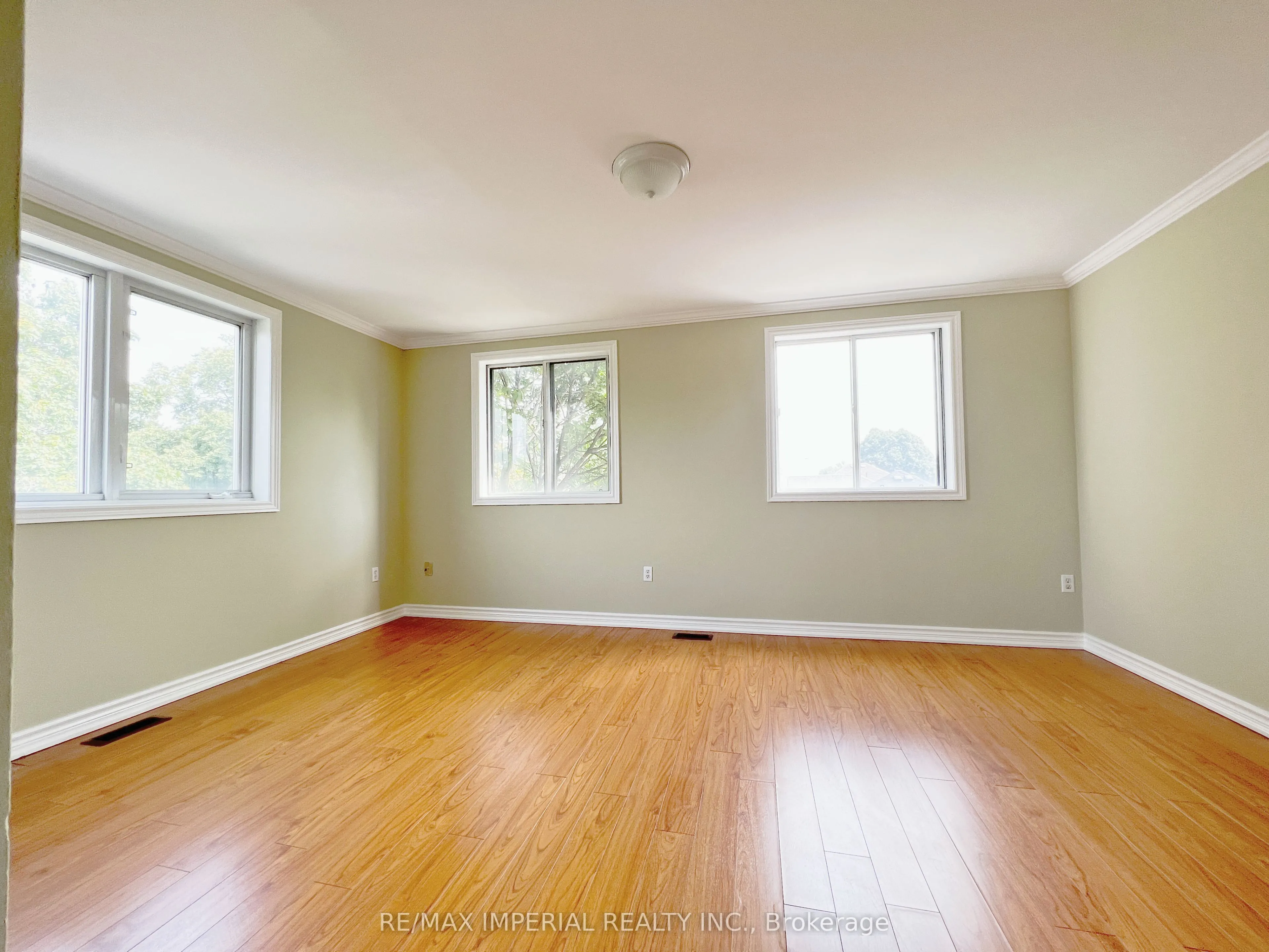 621A The Queensway