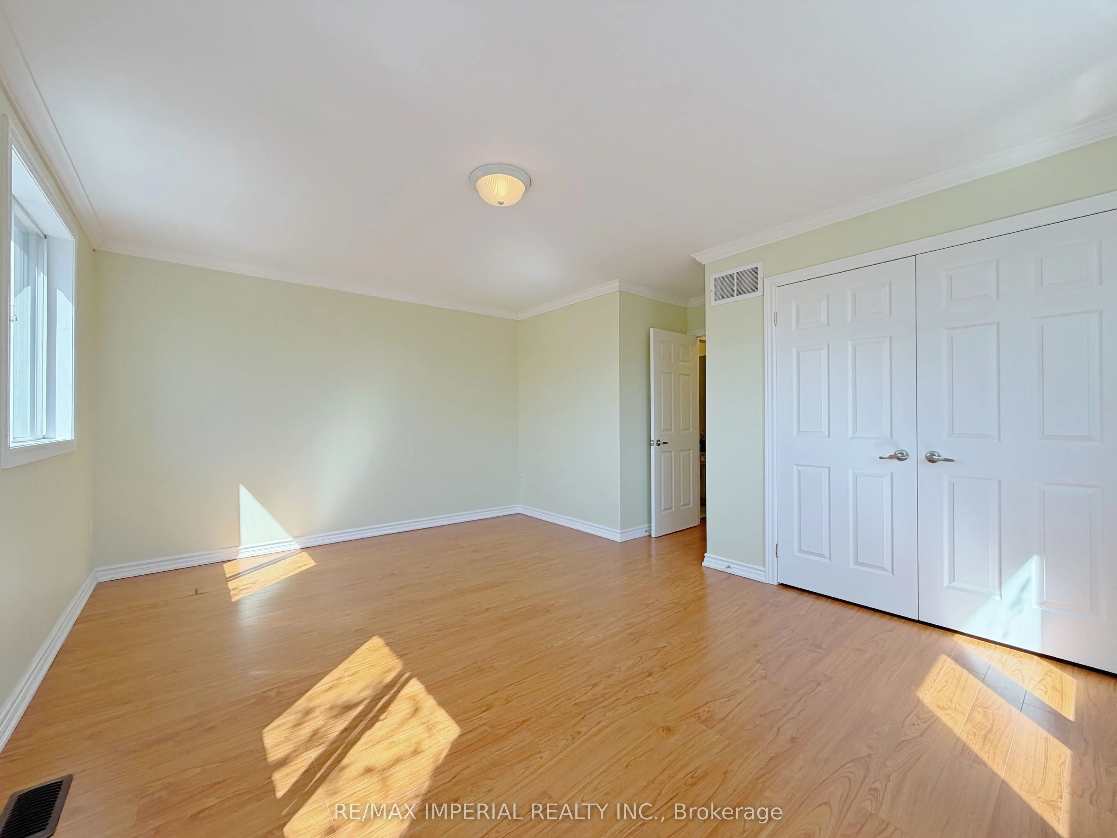 621A The Queensway