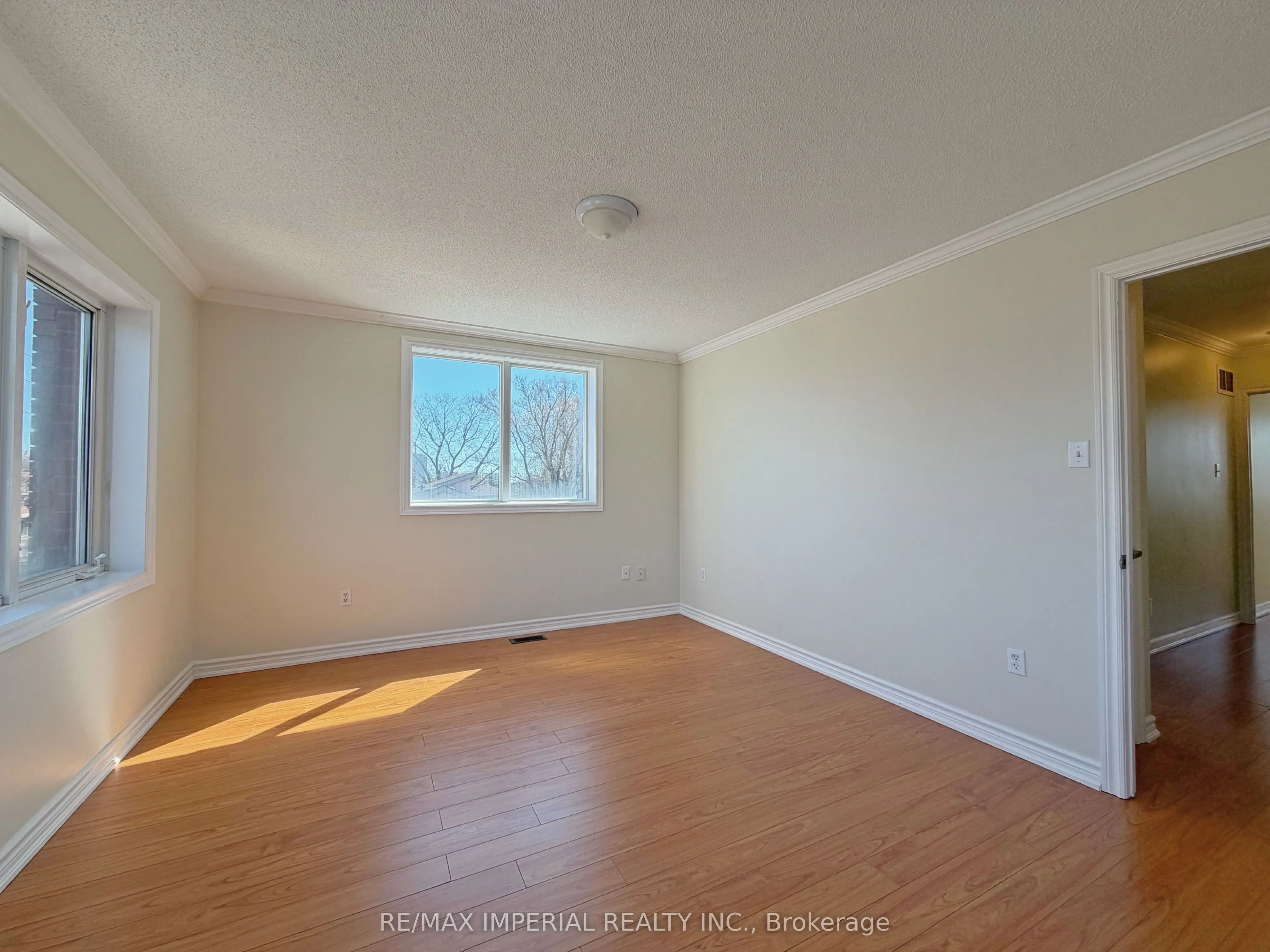 621A The Queensway