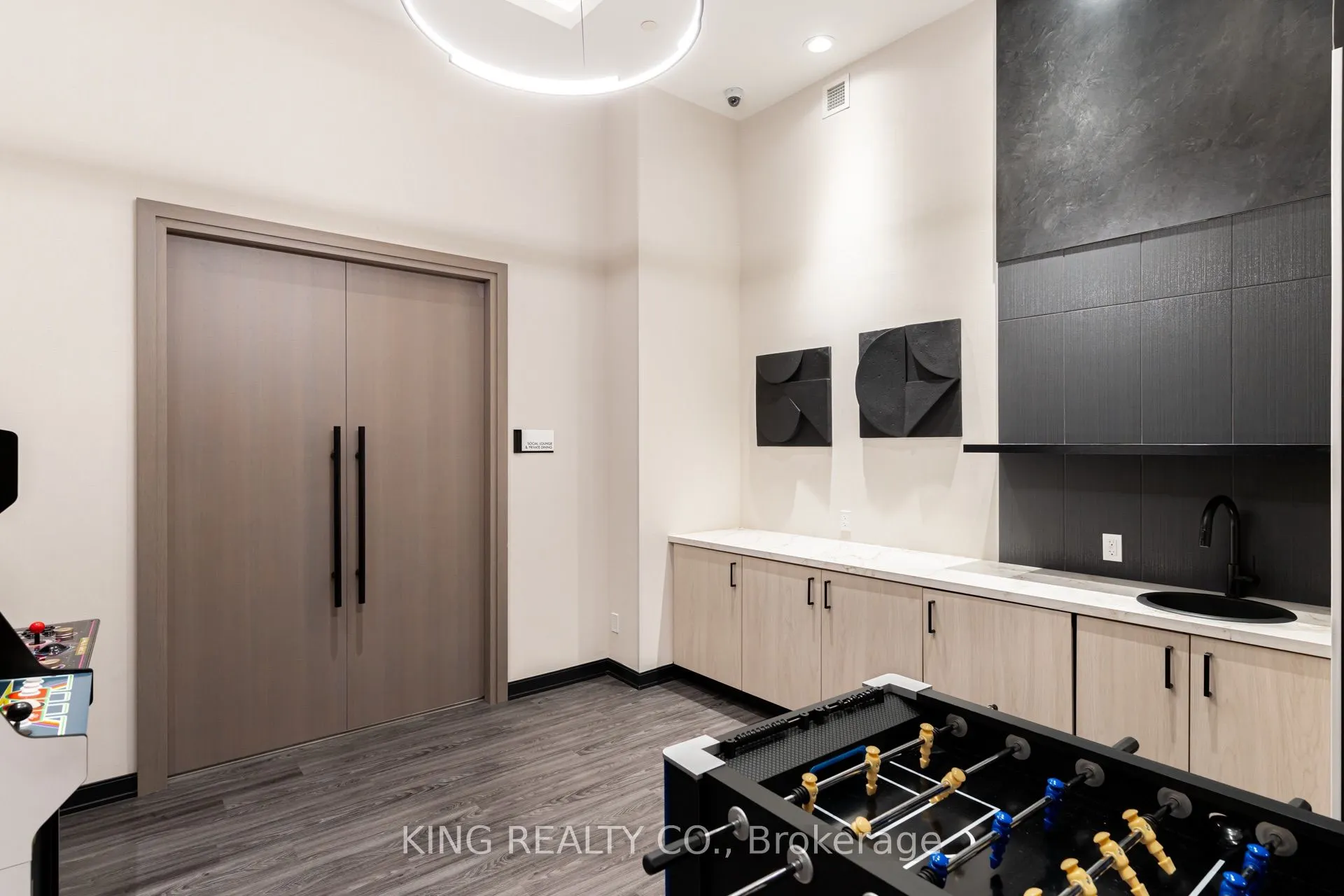 8010 Derry Road #809