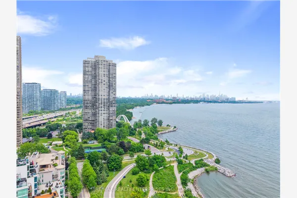 1 Palace Pier Court #1208