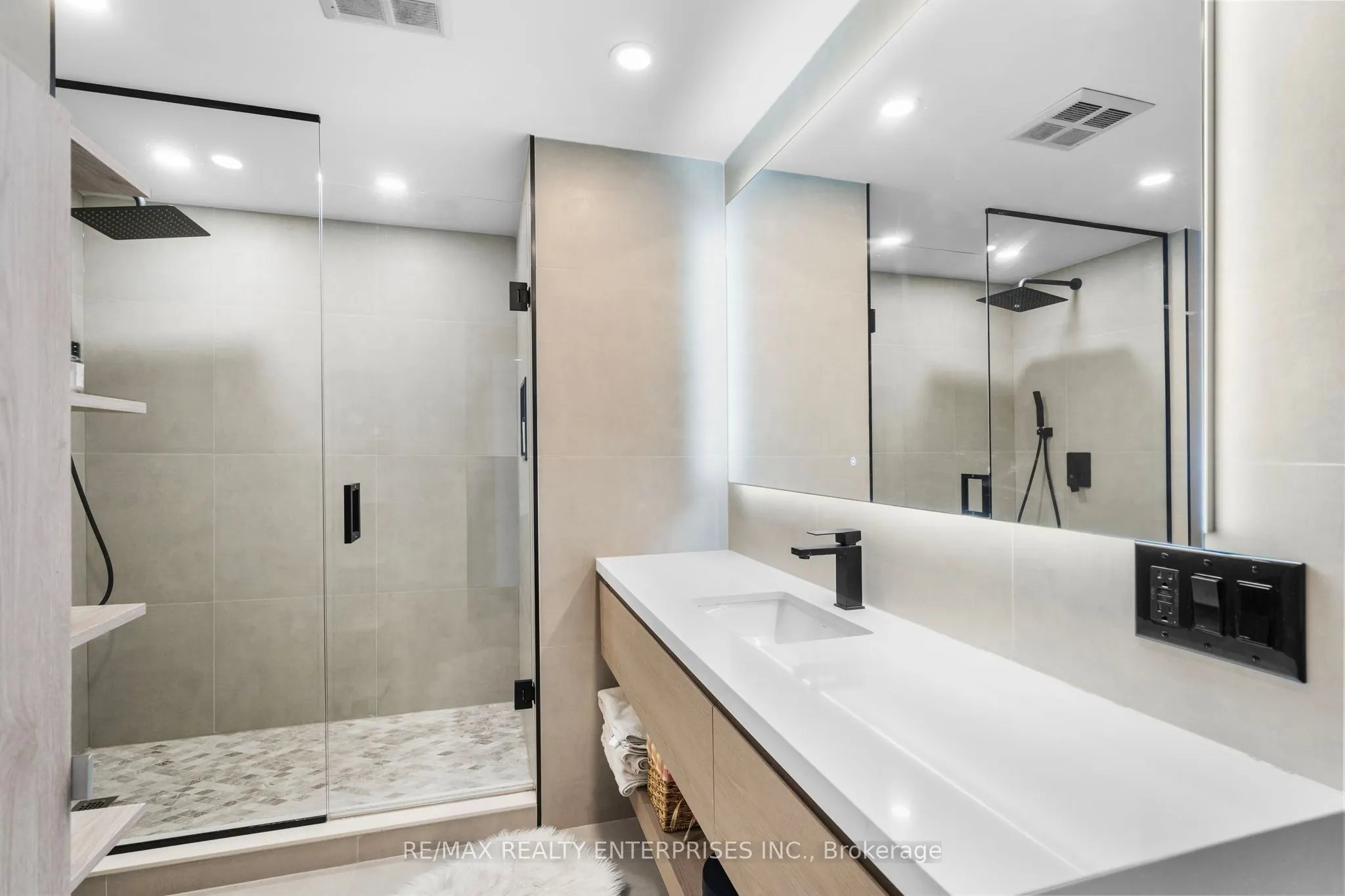 1 Palace Pier Court #1208
