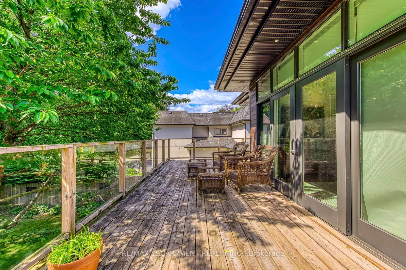 2104 DEVON Road