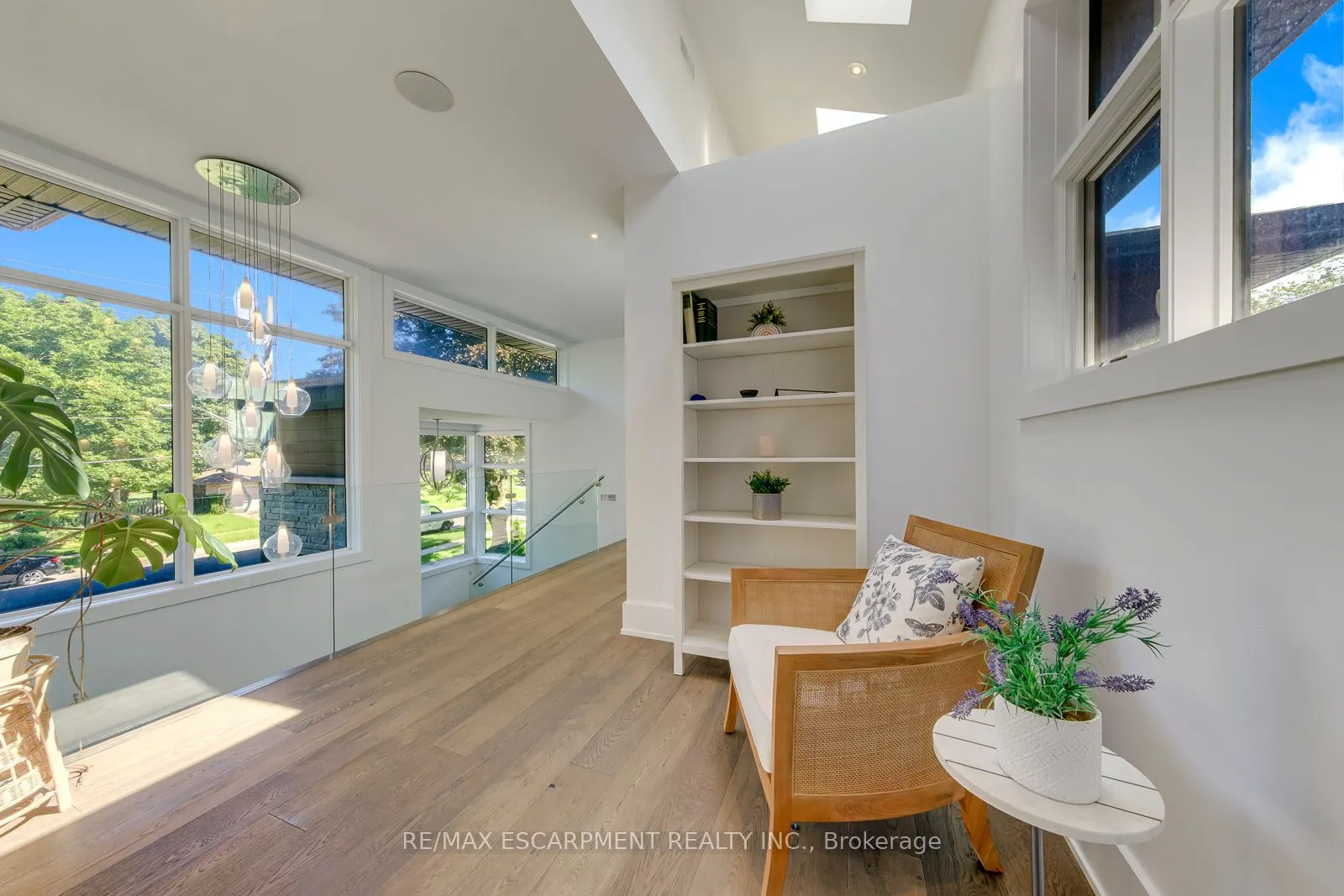 2104 DEVON Road