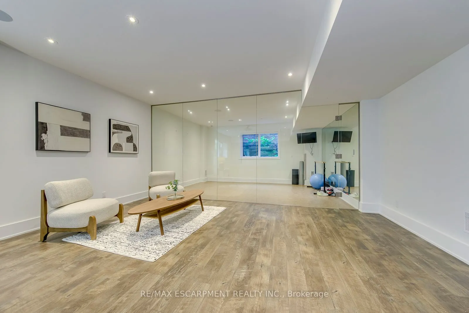 2104 DEVON Road