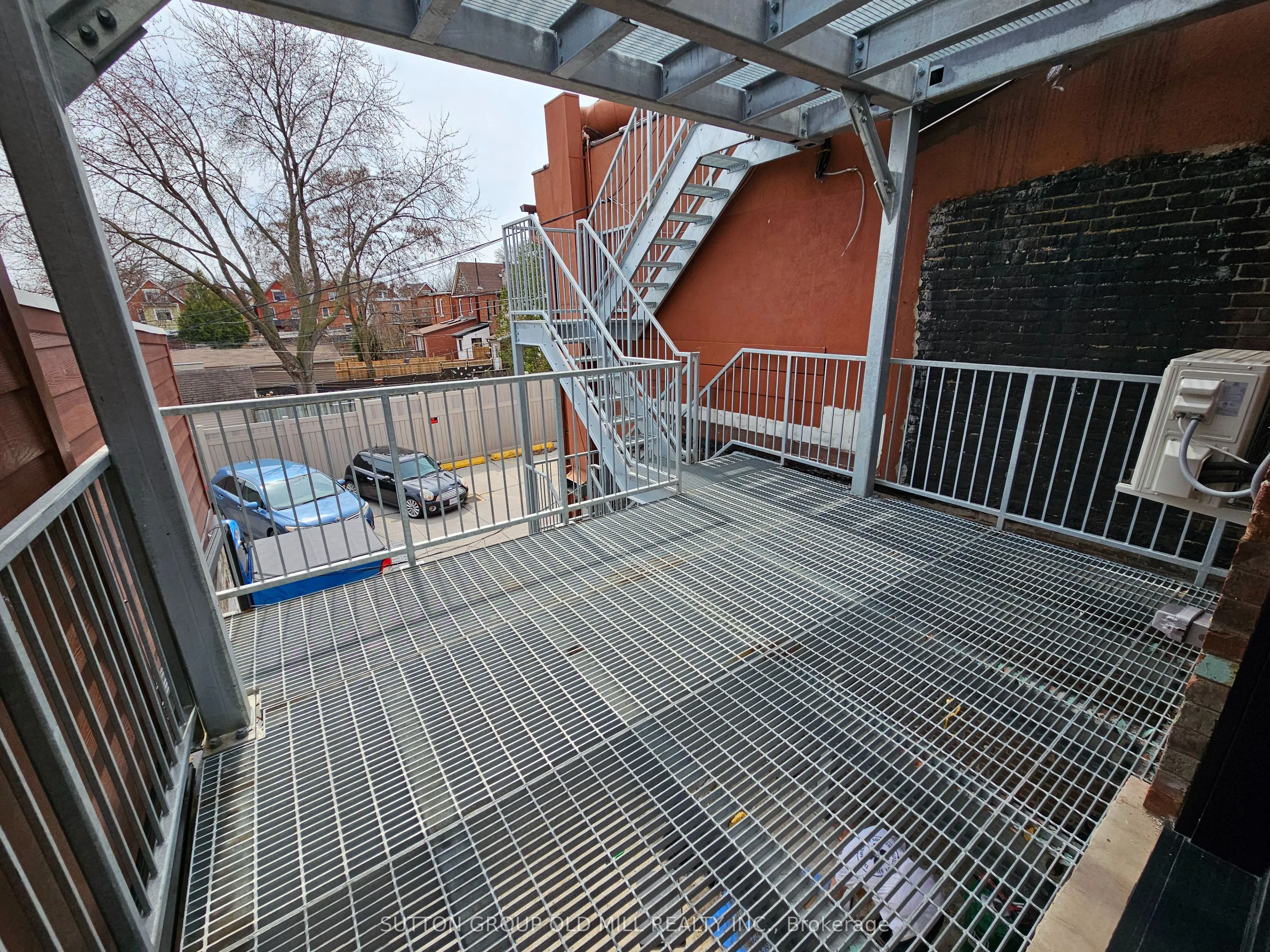 3293 Dundas Street W #2nd Floor