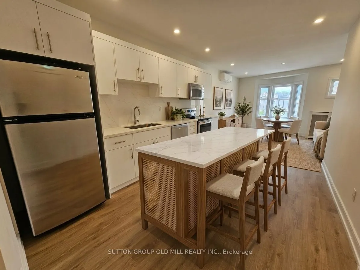 3293 Dundas Street W #2nd Floor
