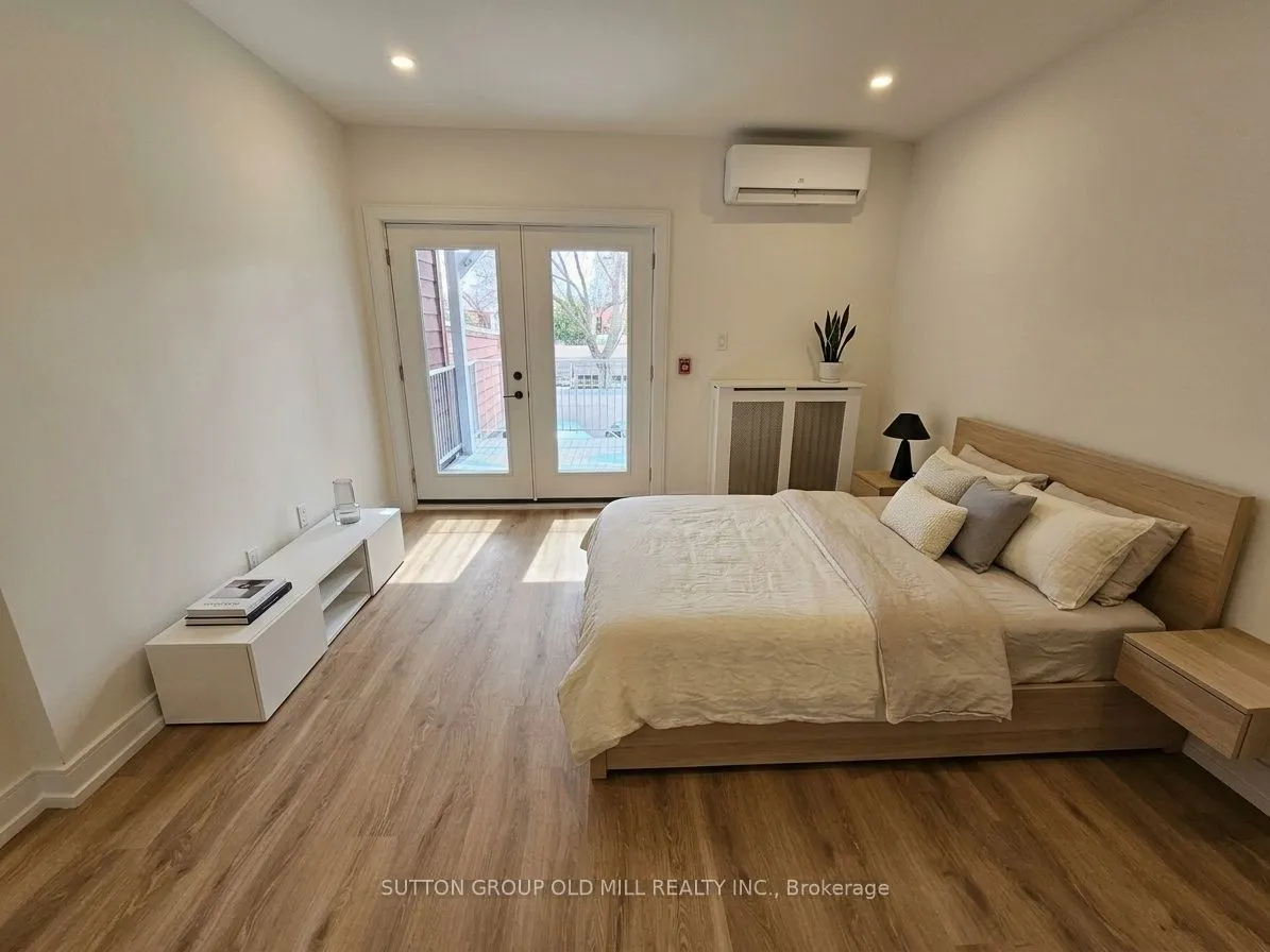 3293 Dundas Street W #2nd Floor