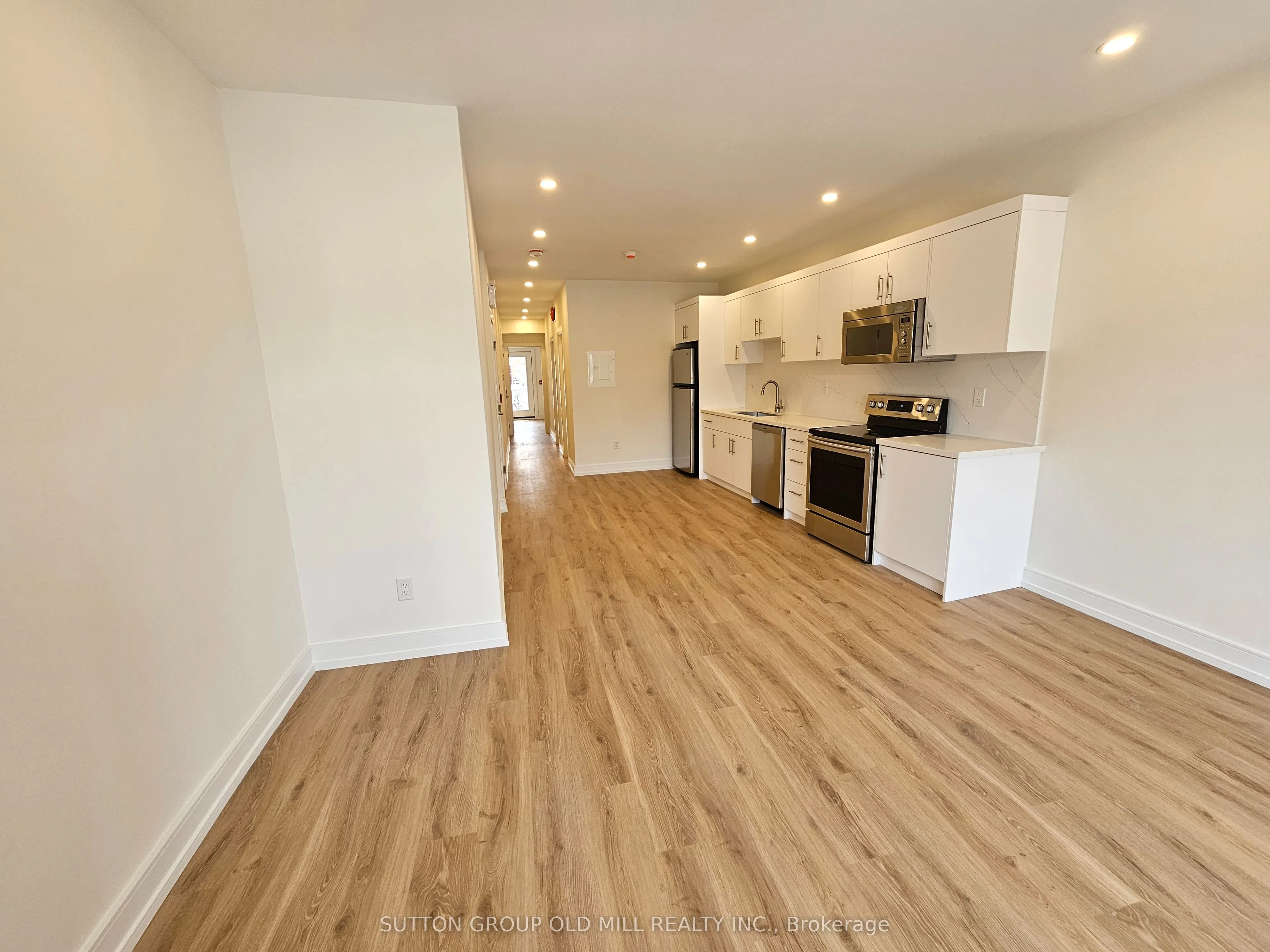 3293 Dundas Street W #2nd Floor