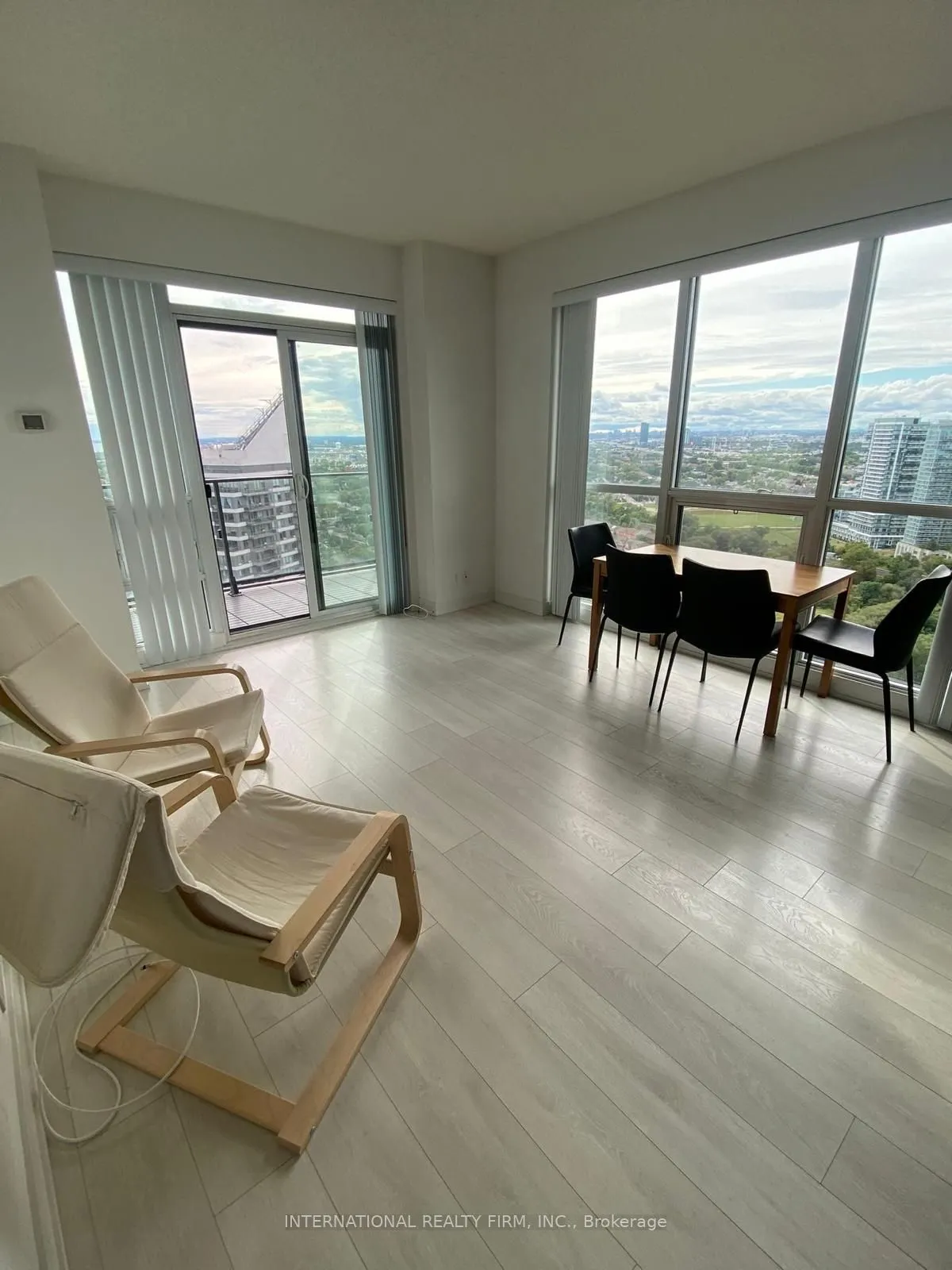 2212 Lakeshore Road W #3606